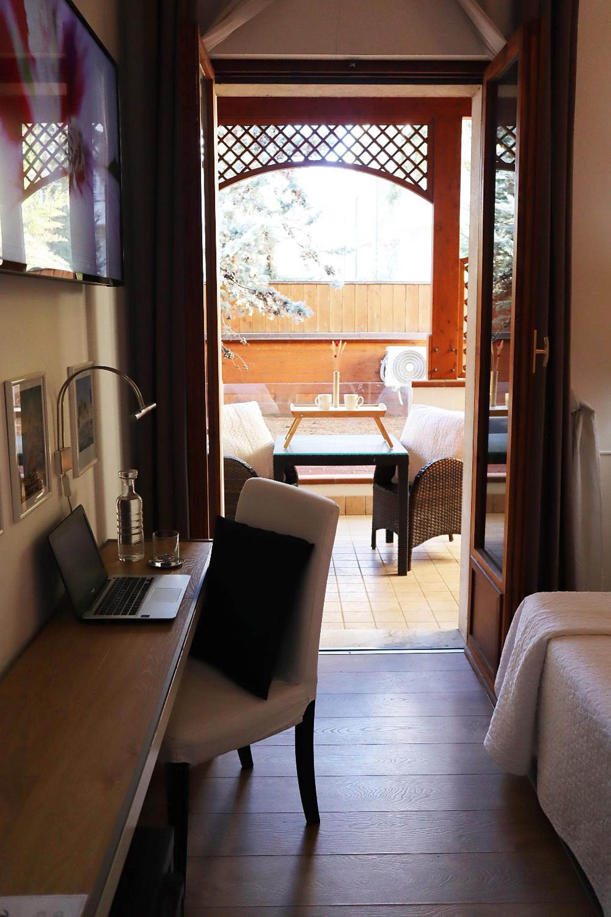 Twin Room with Terrace - Photo 6