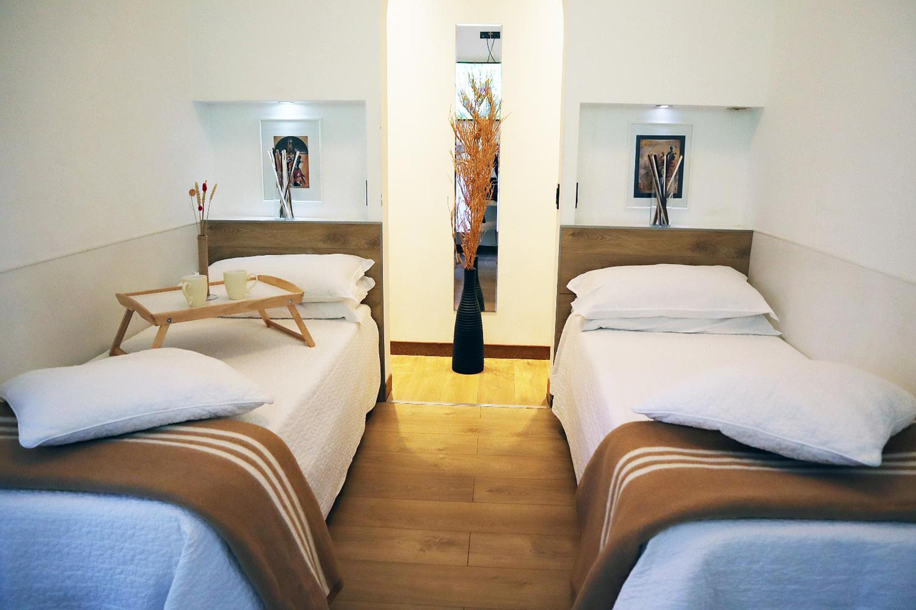 Twin Room with Terrace - Photo 11