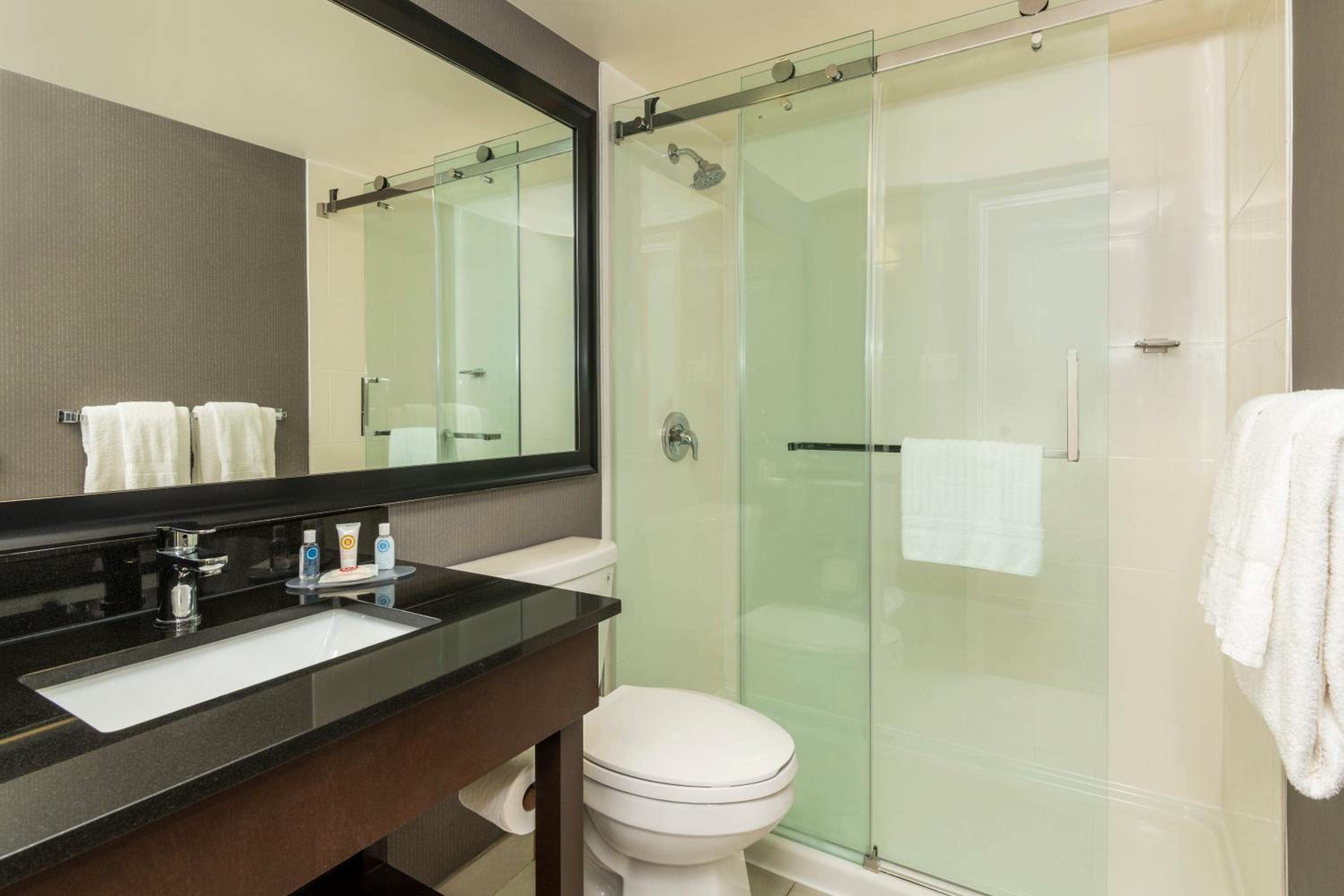 Queen Room - Disability Access/Non Smoking/Ground floor - Photo 2