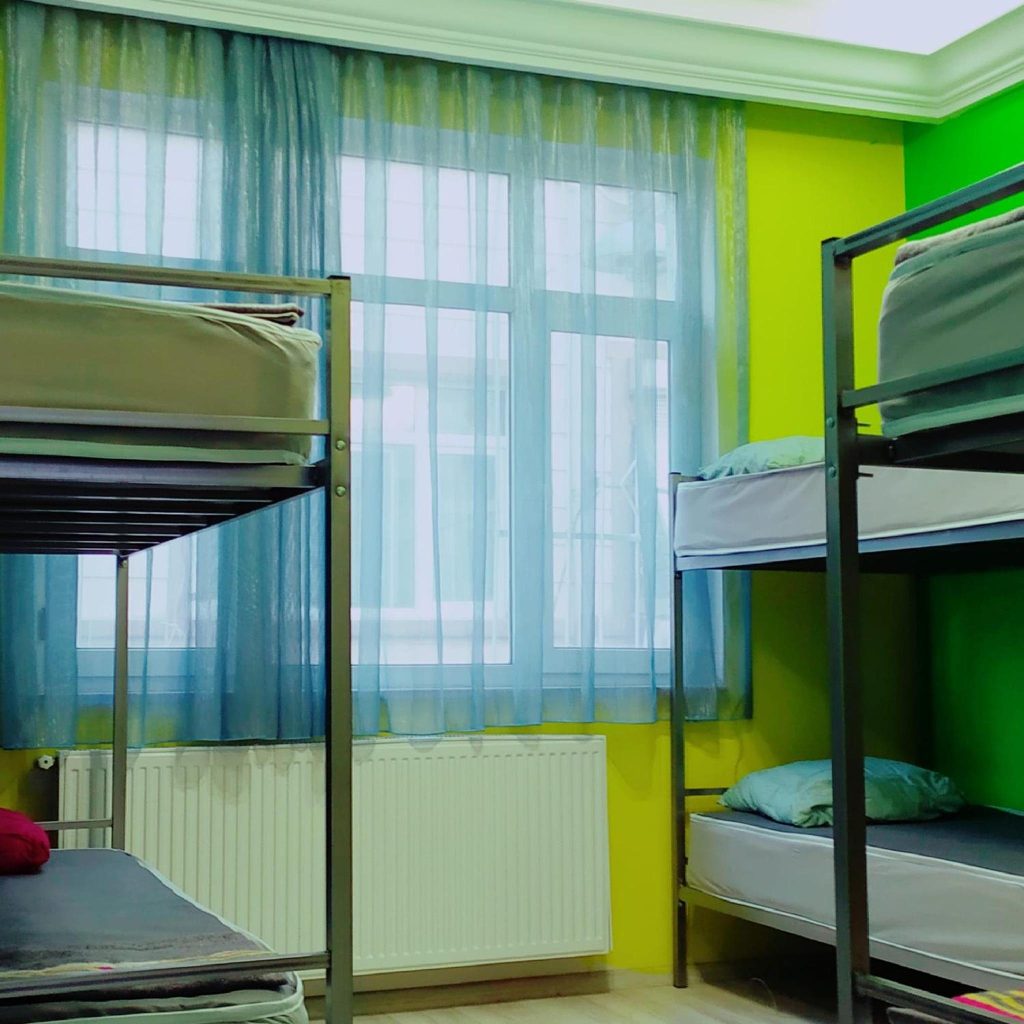 Bed in 6-Bed Mixed Dormitory Room photo 1