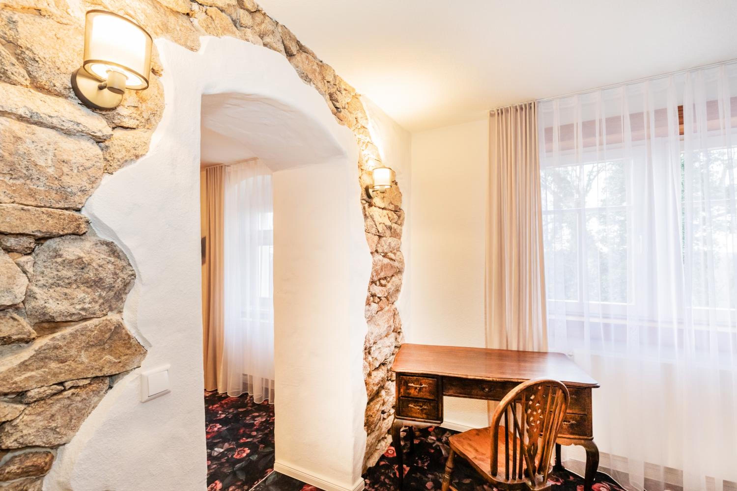 Standard Queen Room - Photo 3