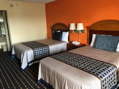Double Room with Two Double Beds - Non-Smoking - Photo 2