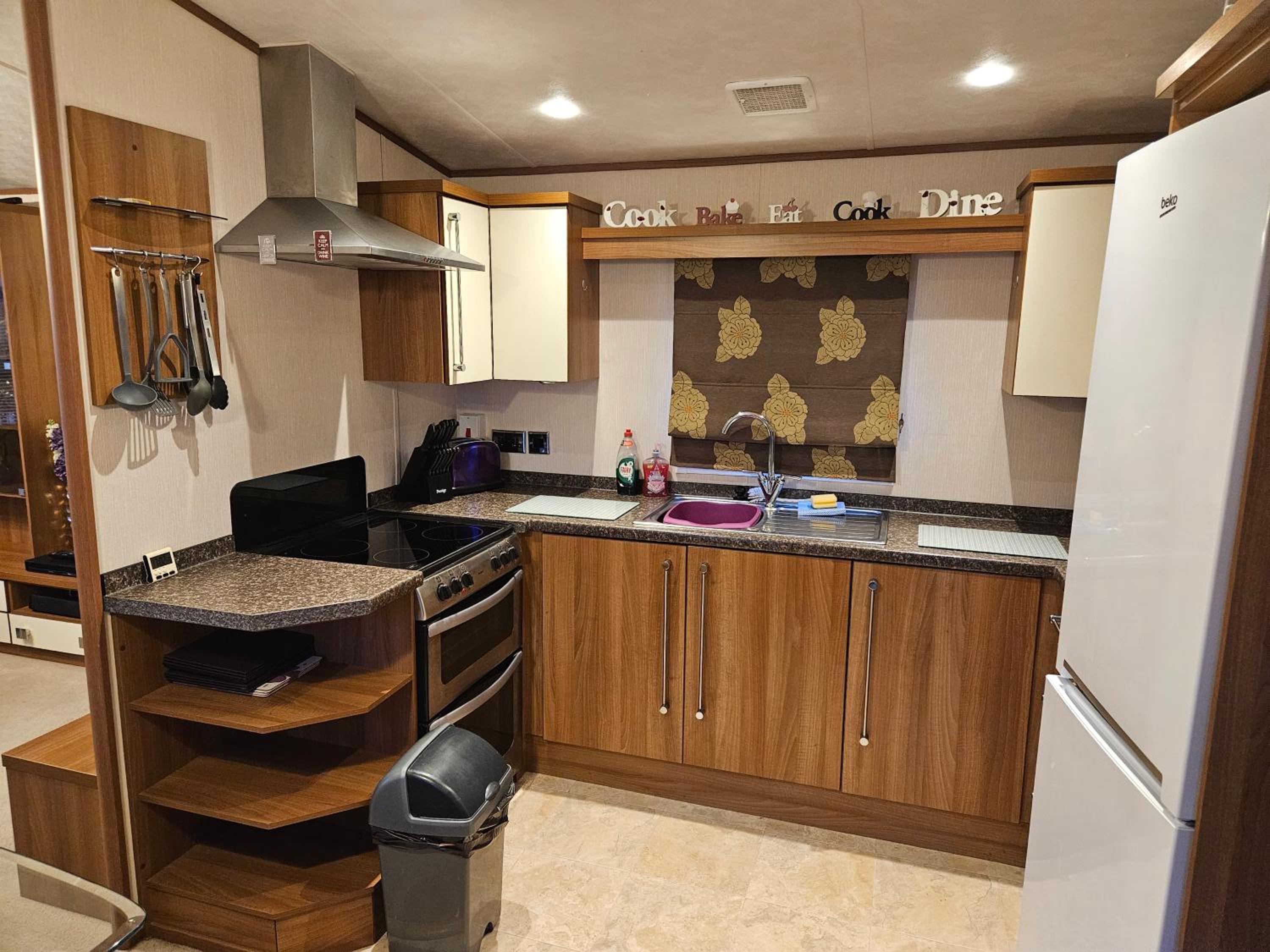 Mobile Home photo 2