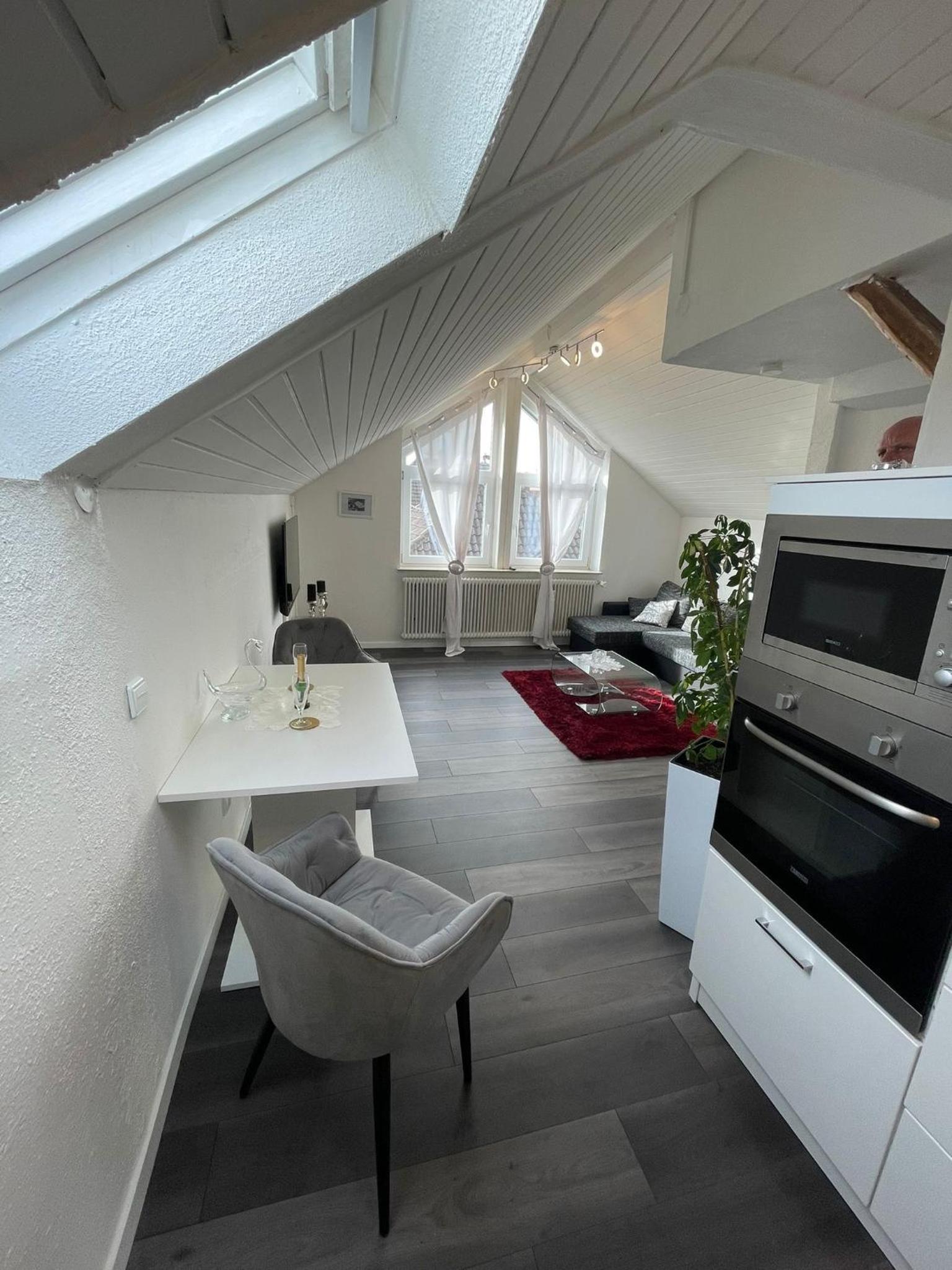 One-Bedroom Apartment photo 1