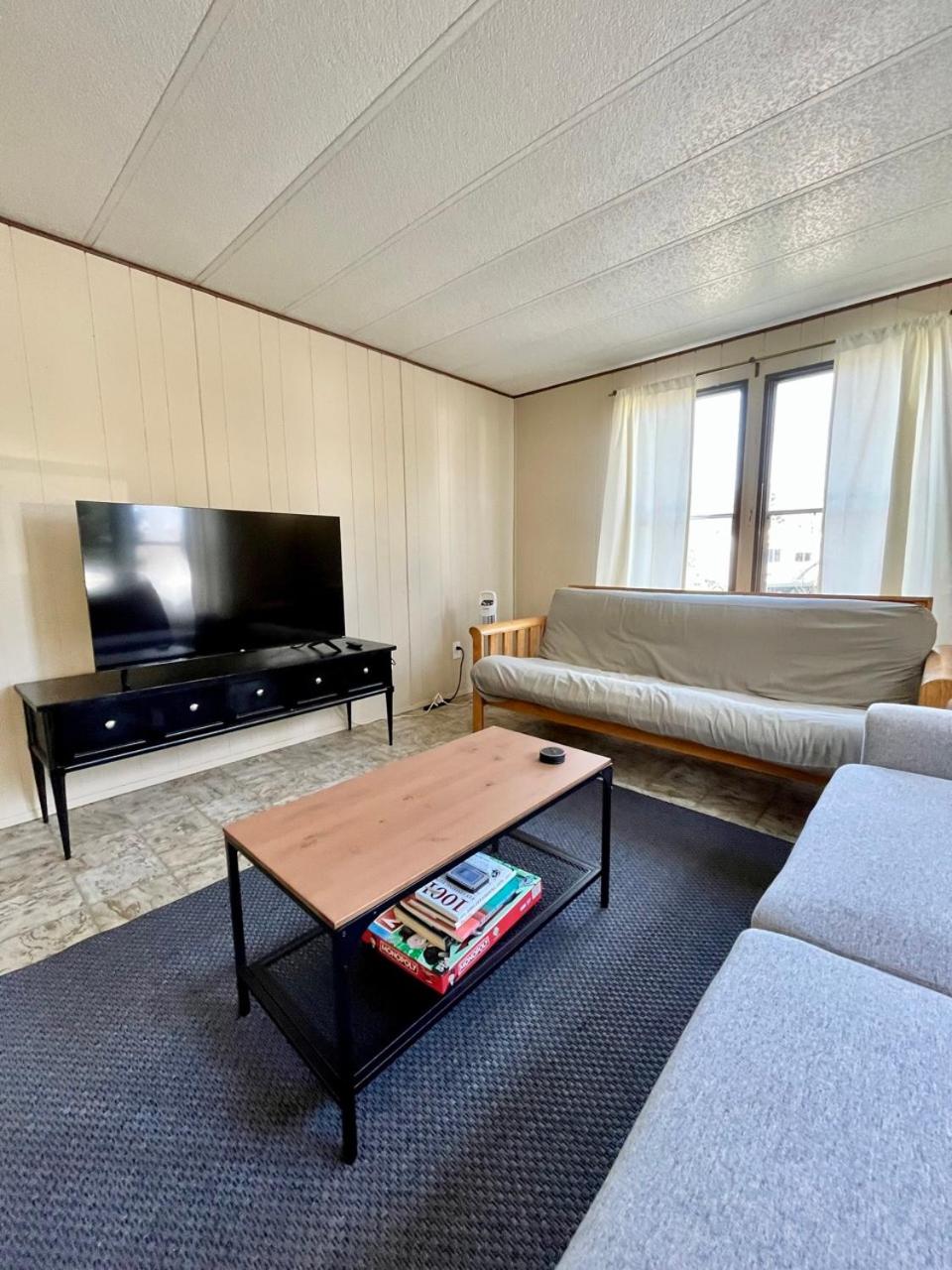 Two-Bedroom House photo 3