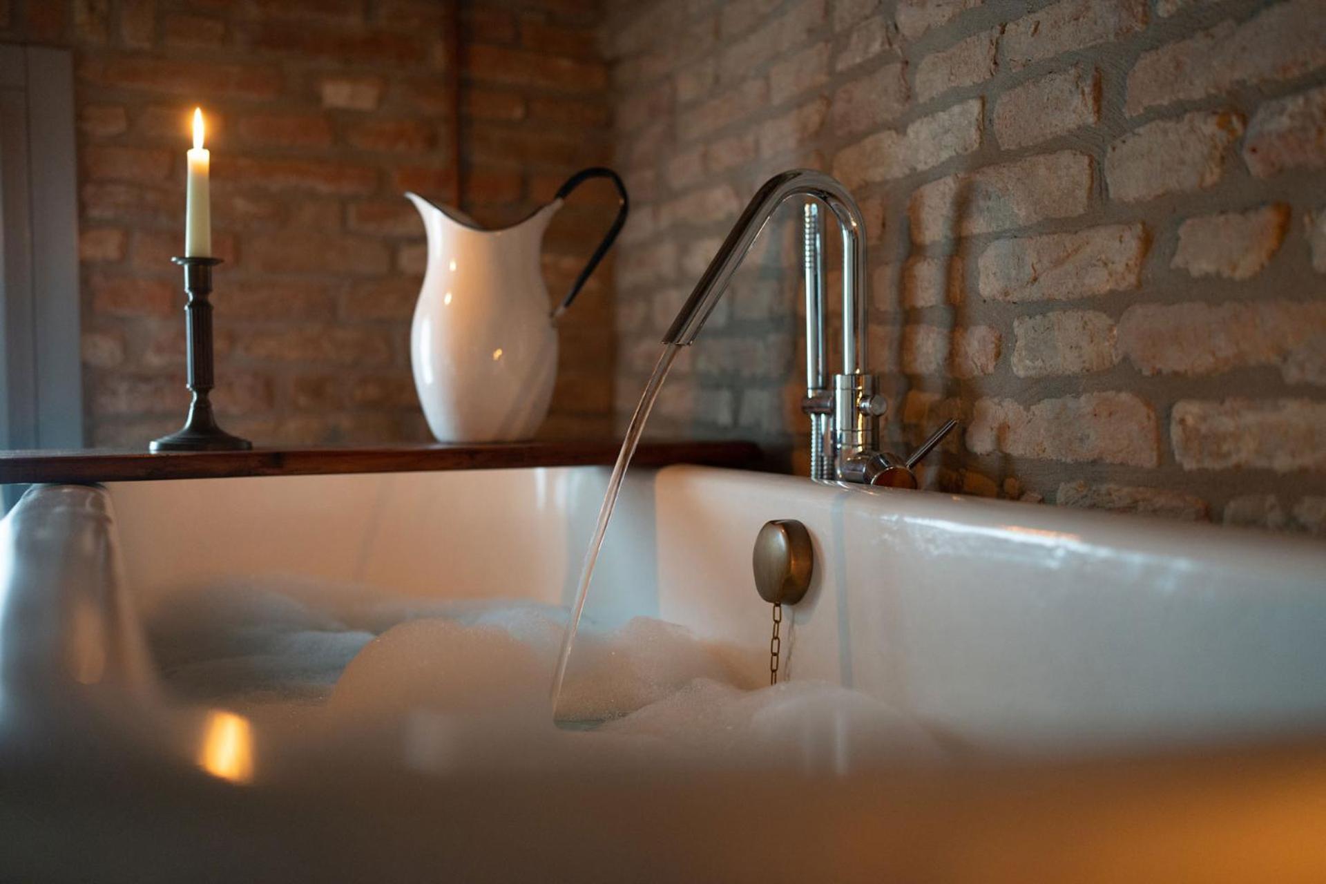 Suite - Photo 2