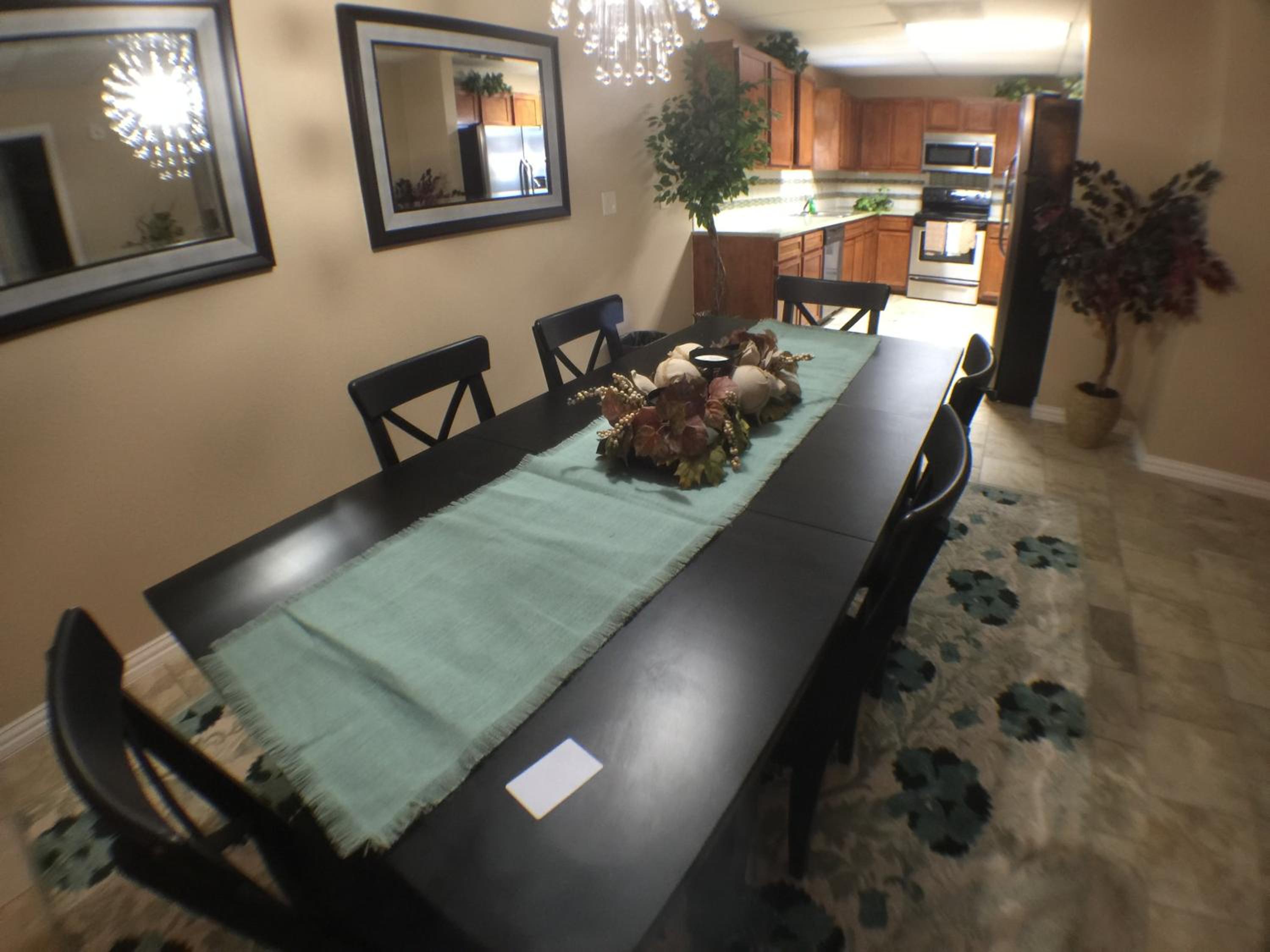 Deluxe Queen Suite - Photo 6
