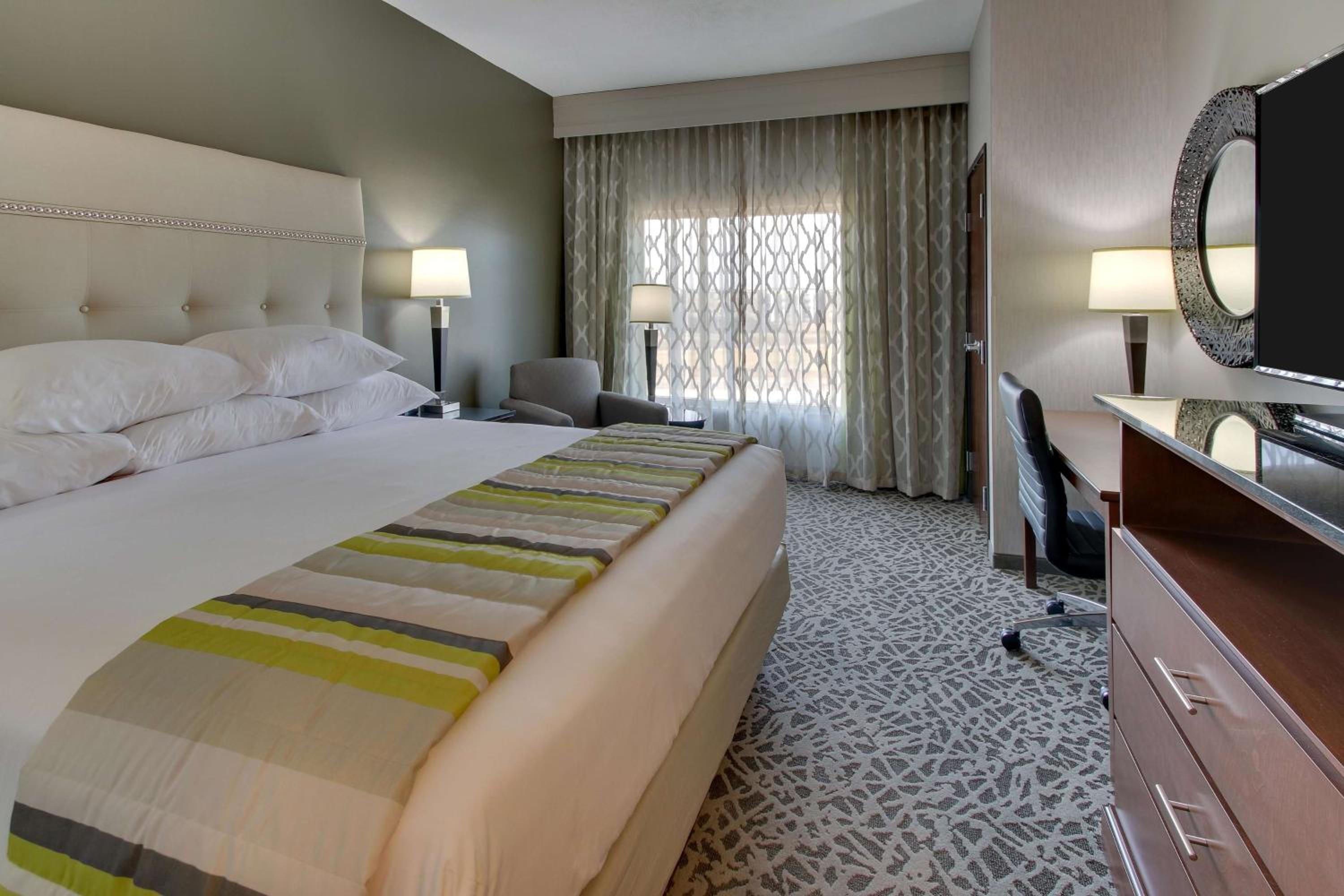 Deluxe King Room photo 3