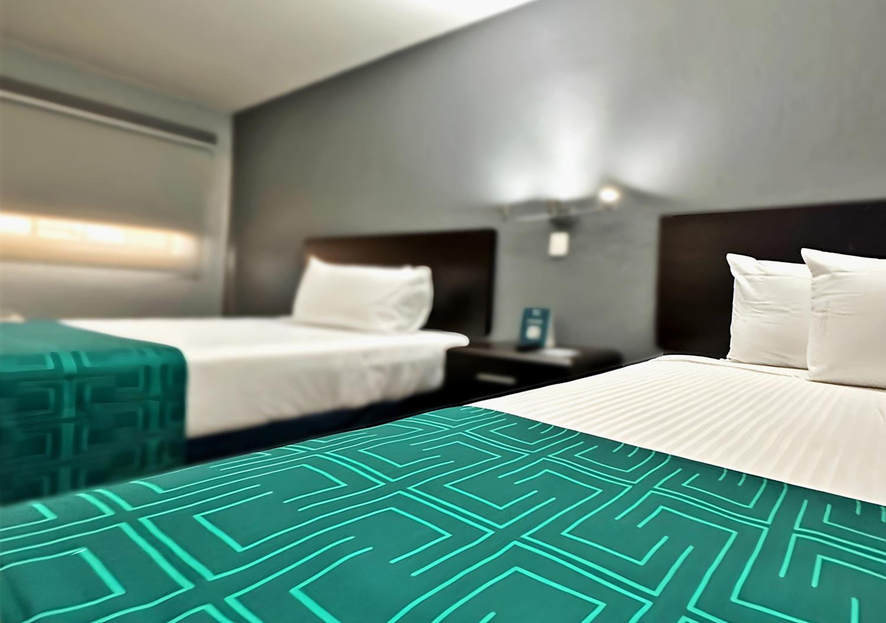 Deluxe Double Room - Photo 11