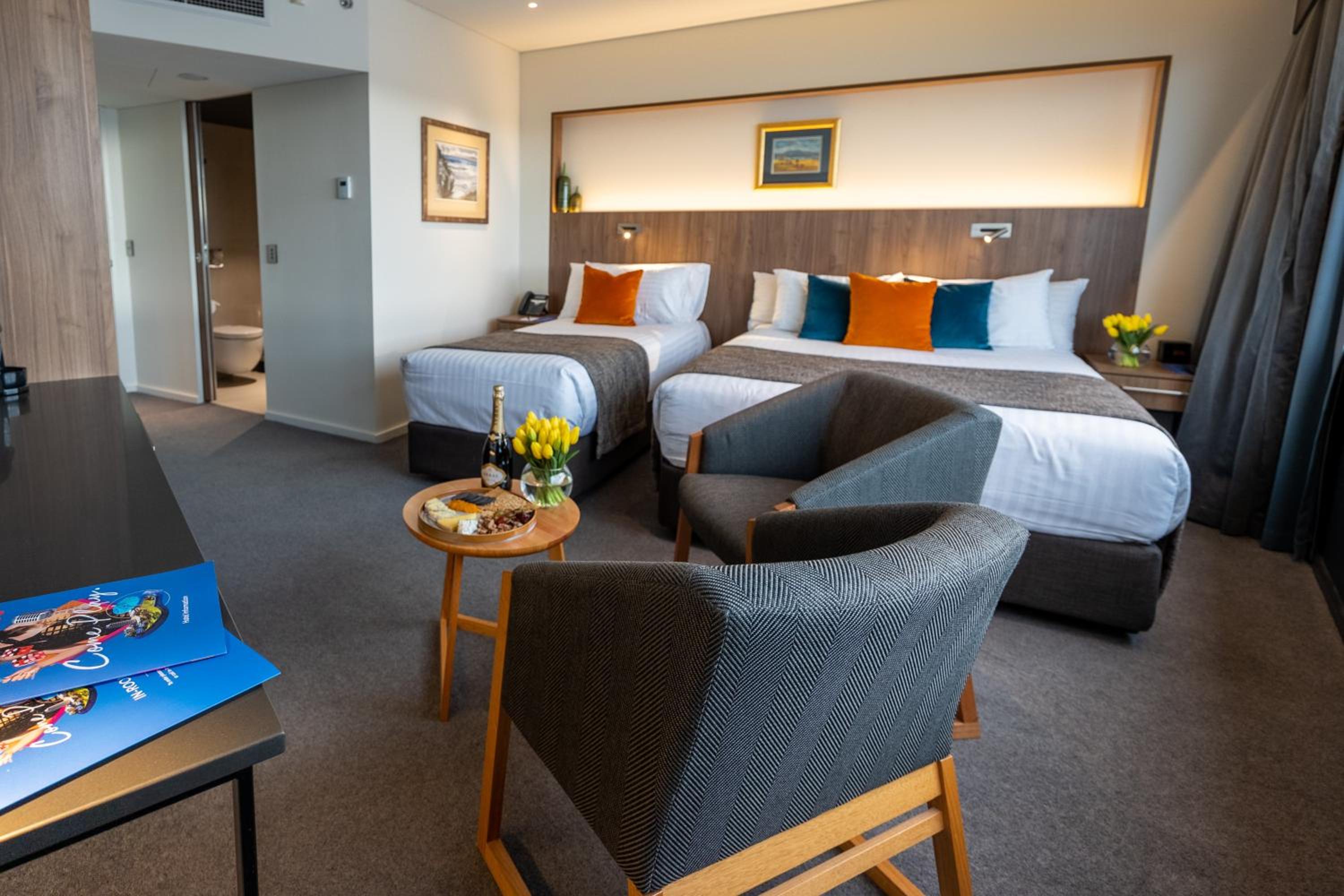 Deluxe Double or Twin Room with Harbor View photo 3