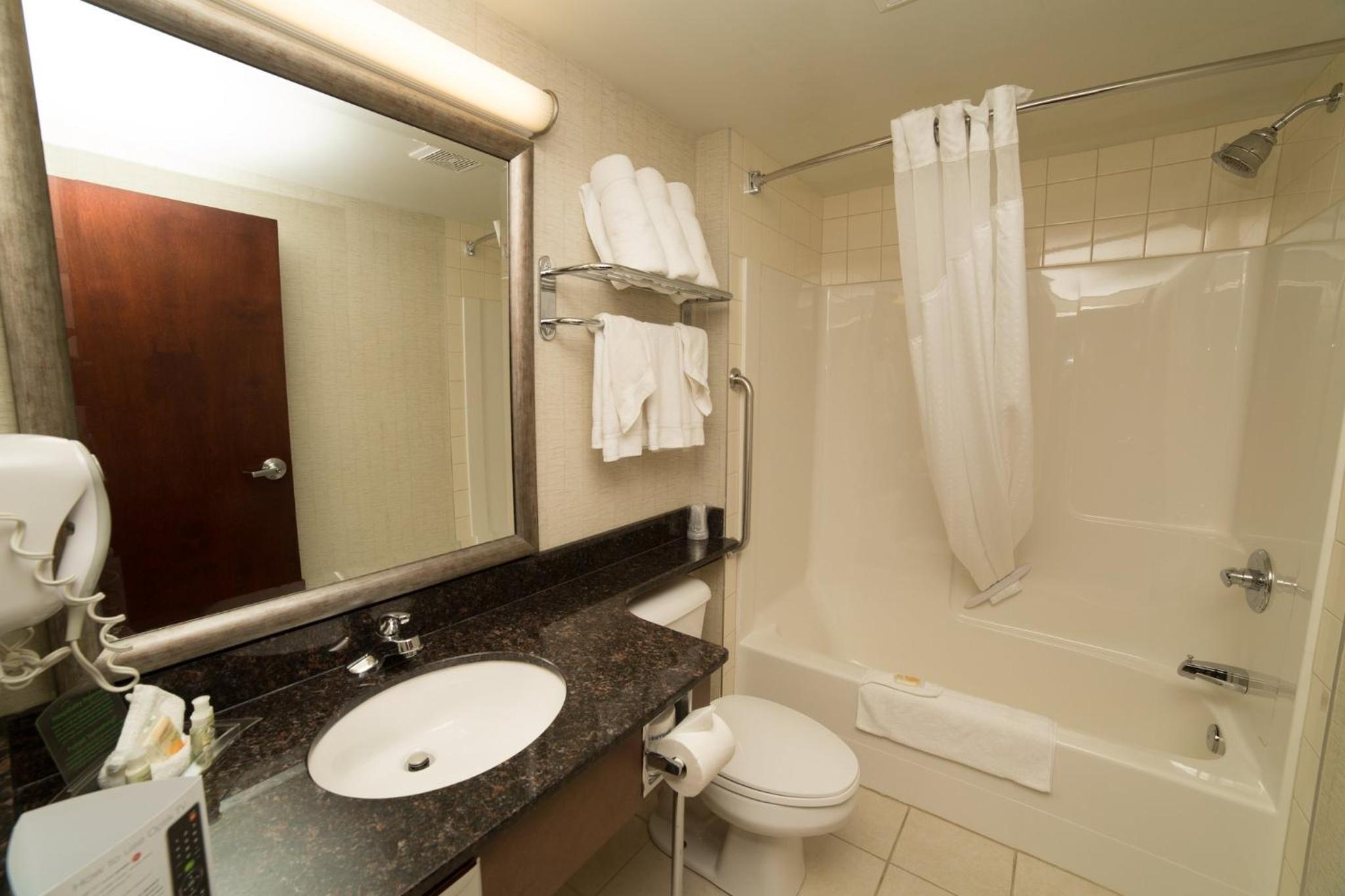 Standard King Room - Photo 4