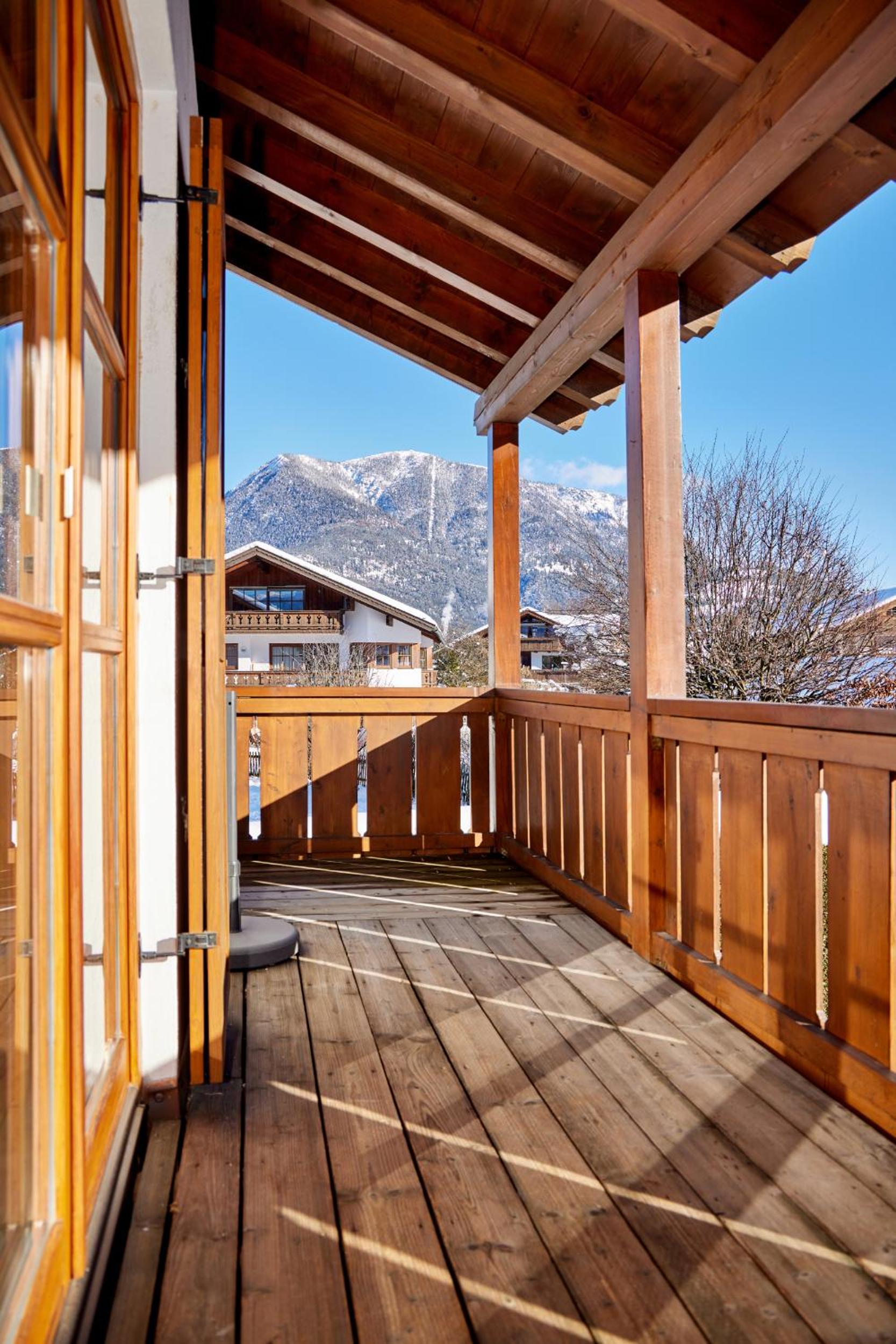 Apartment with Mountain View photo 3