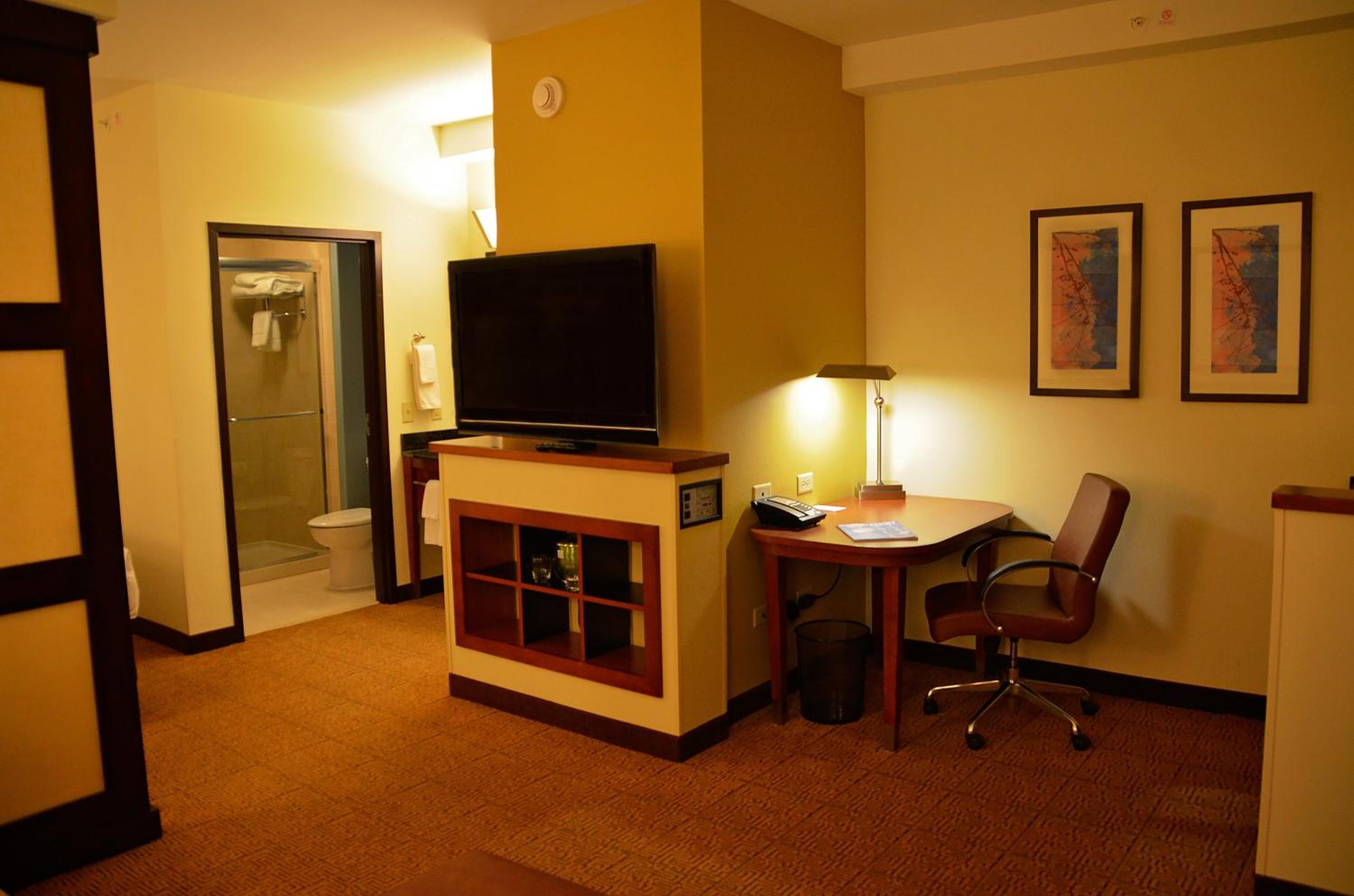 King Room with Sofa Bed - High Floor thumbnail 5