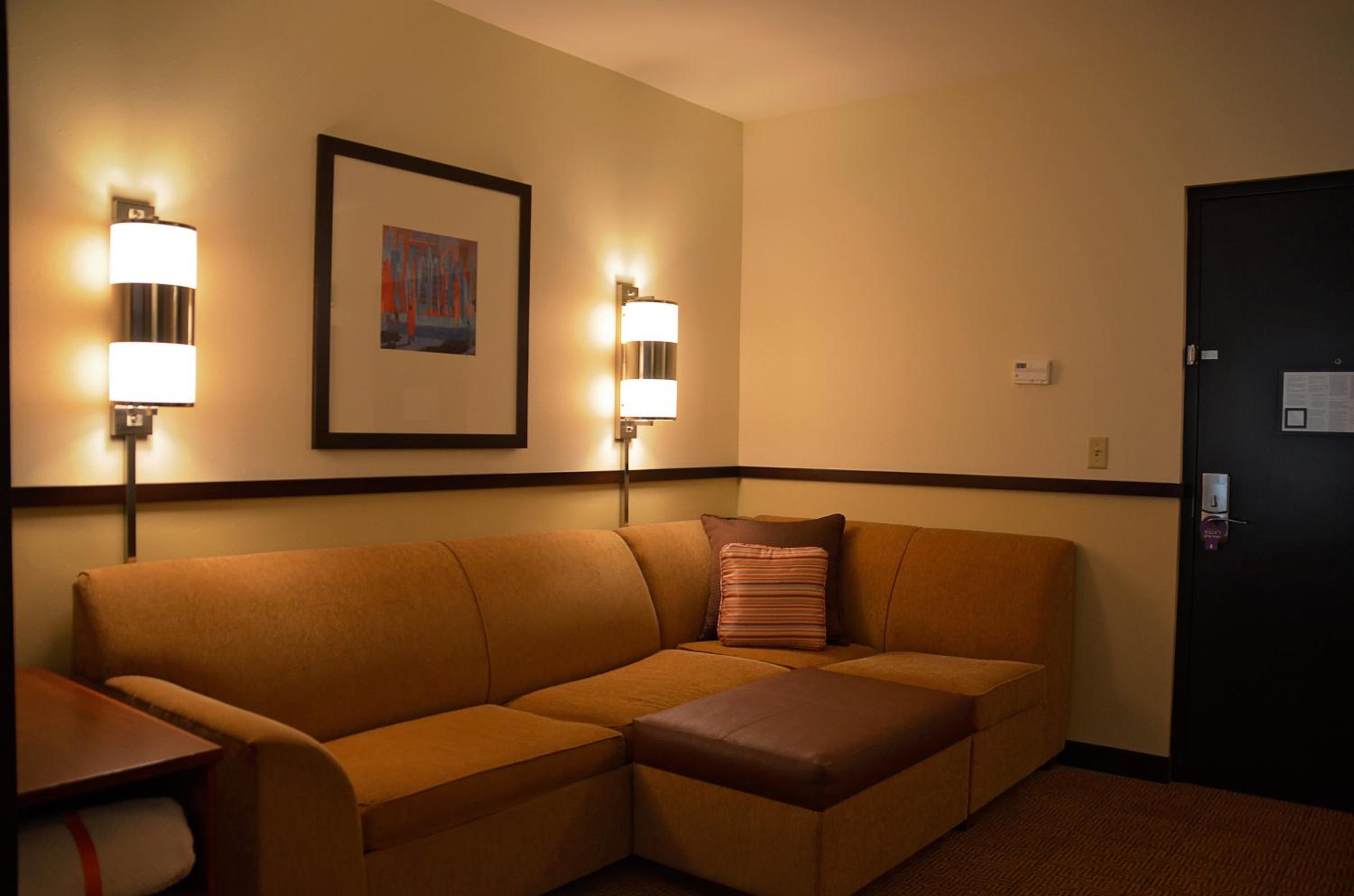 Queen Room with Two Queen Beds and Sofa Bed - High Floor