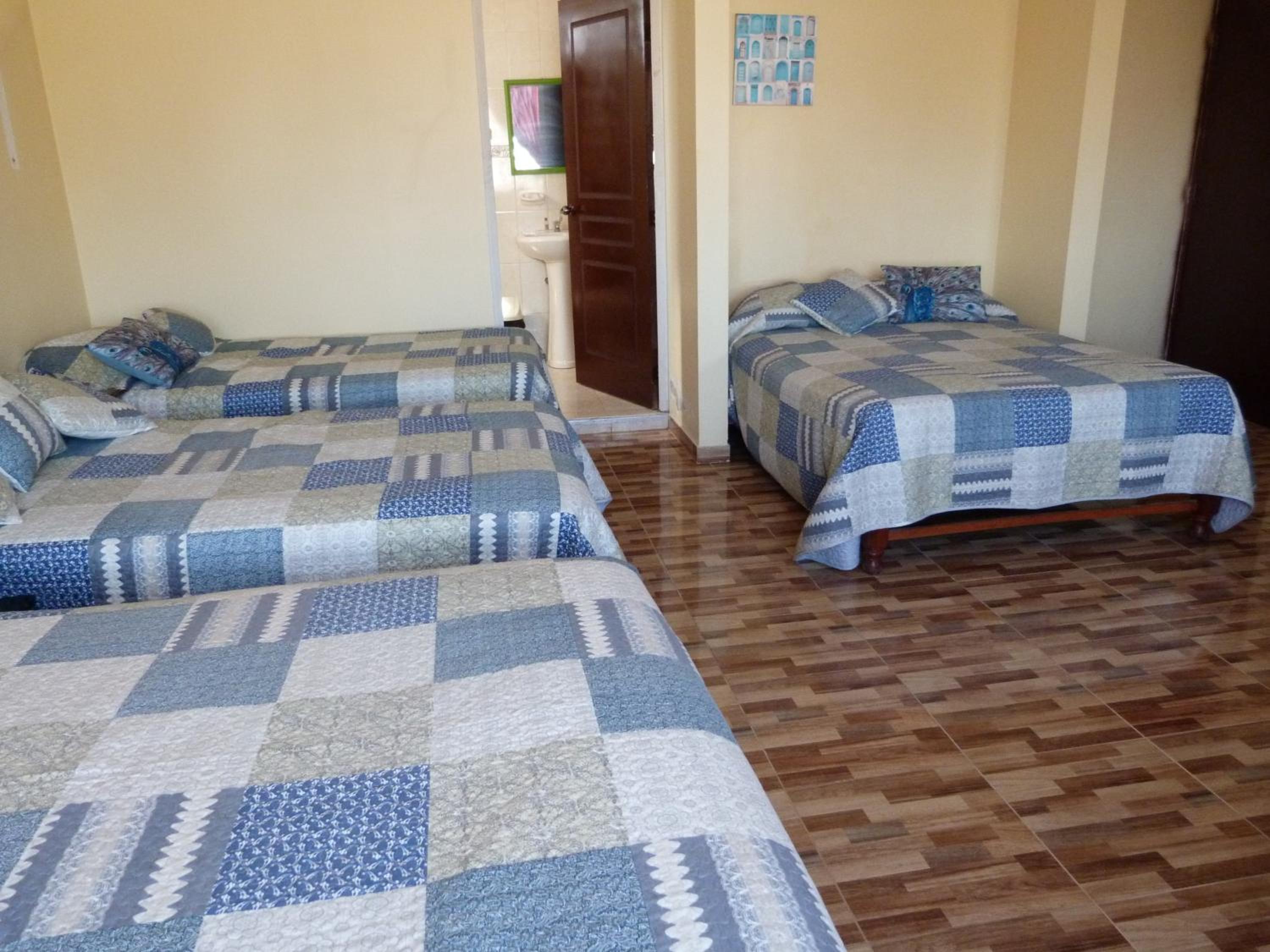 Quadruple Room with Private Bathroom photo 2