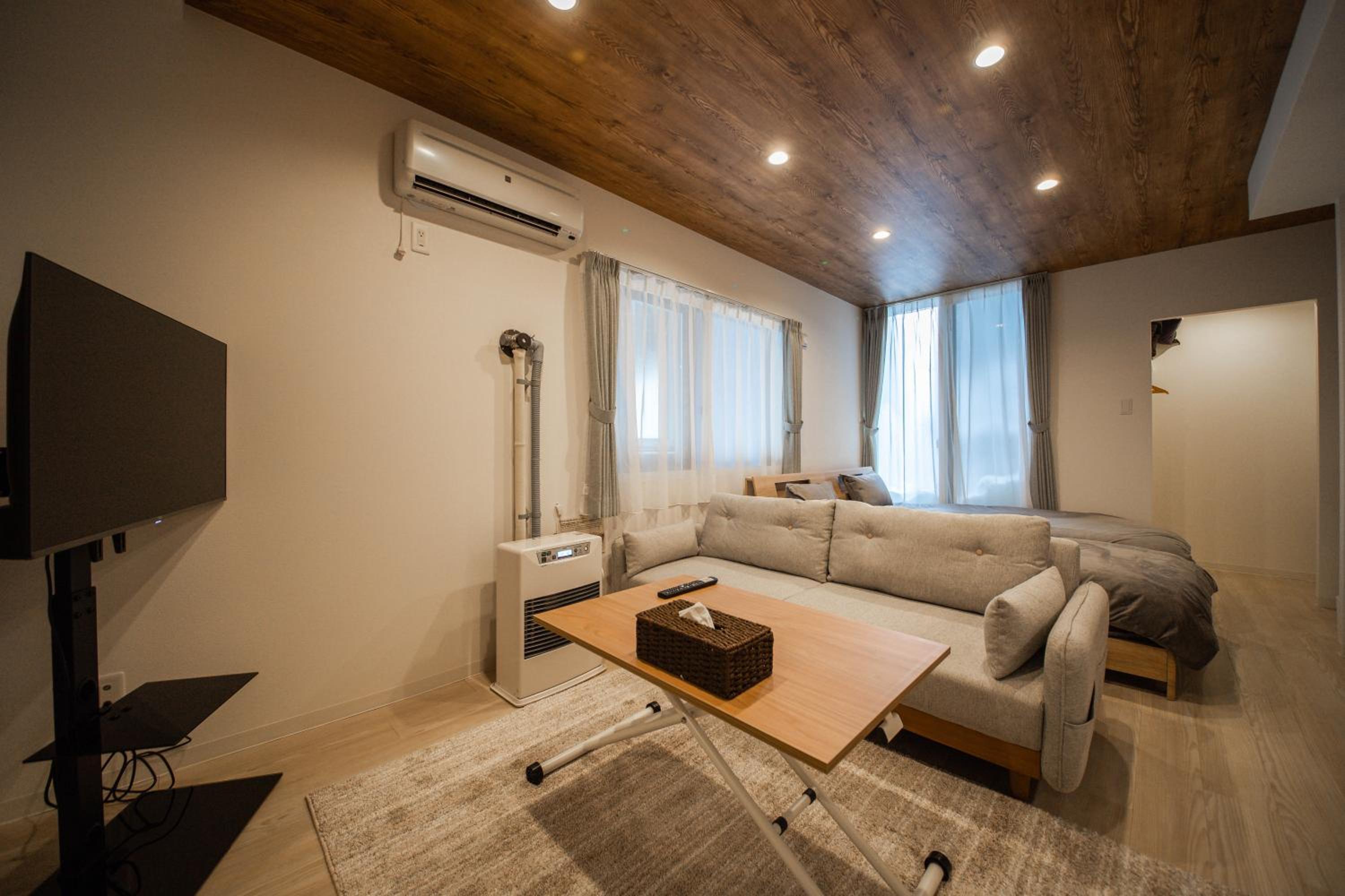 One-Bedroom Apartment photo 2