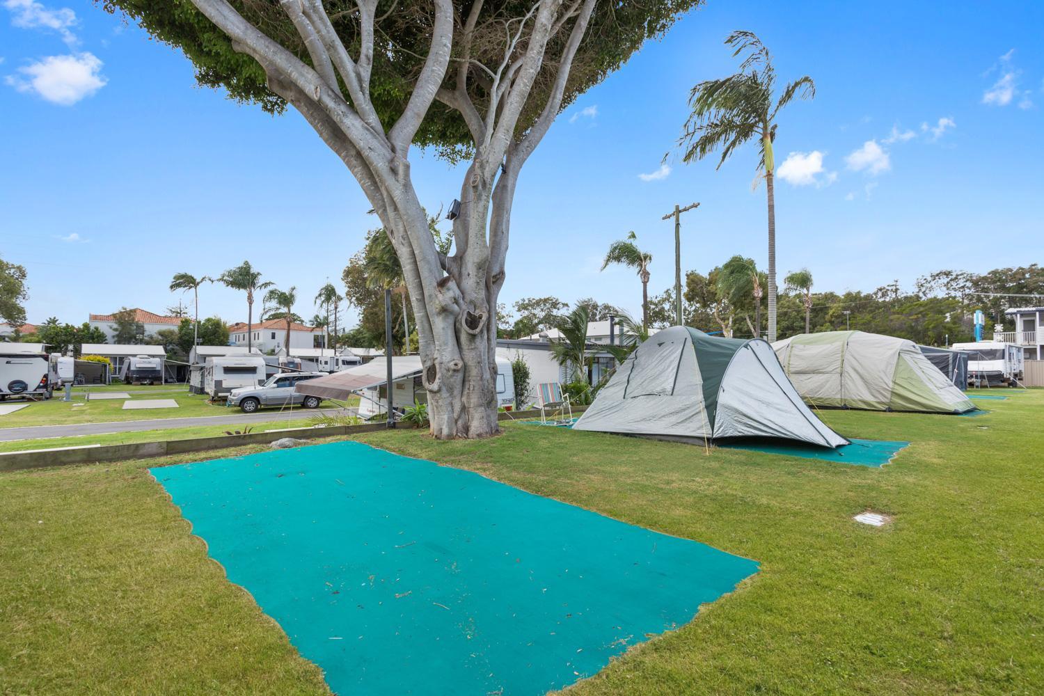 Grass Powered Site With Shared Bathroom - Bring Your Own Caravan Or Tent thumbnail 5