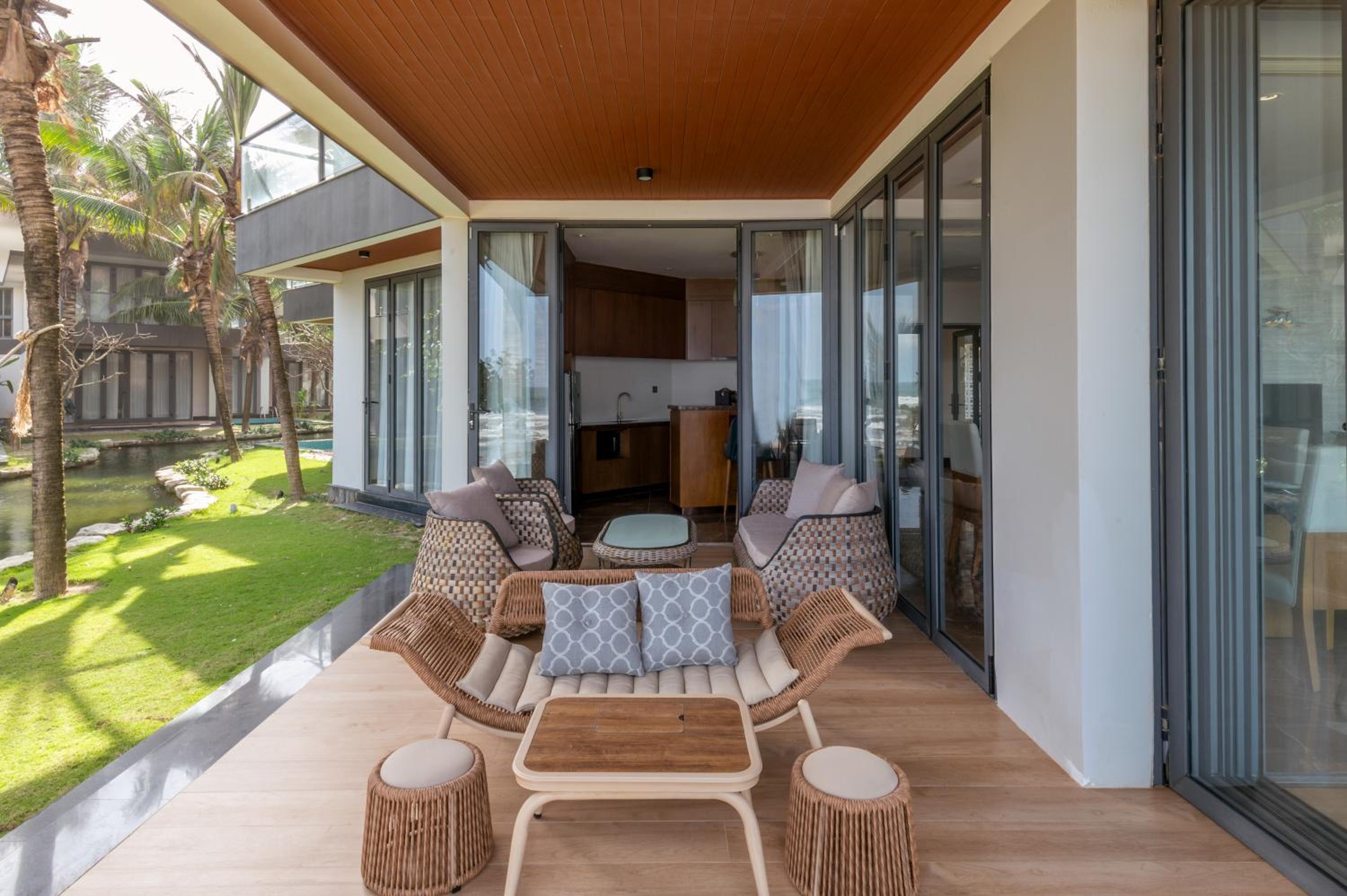 Beachfront Four-Bedroom Villa with Private Pool - Photo 23