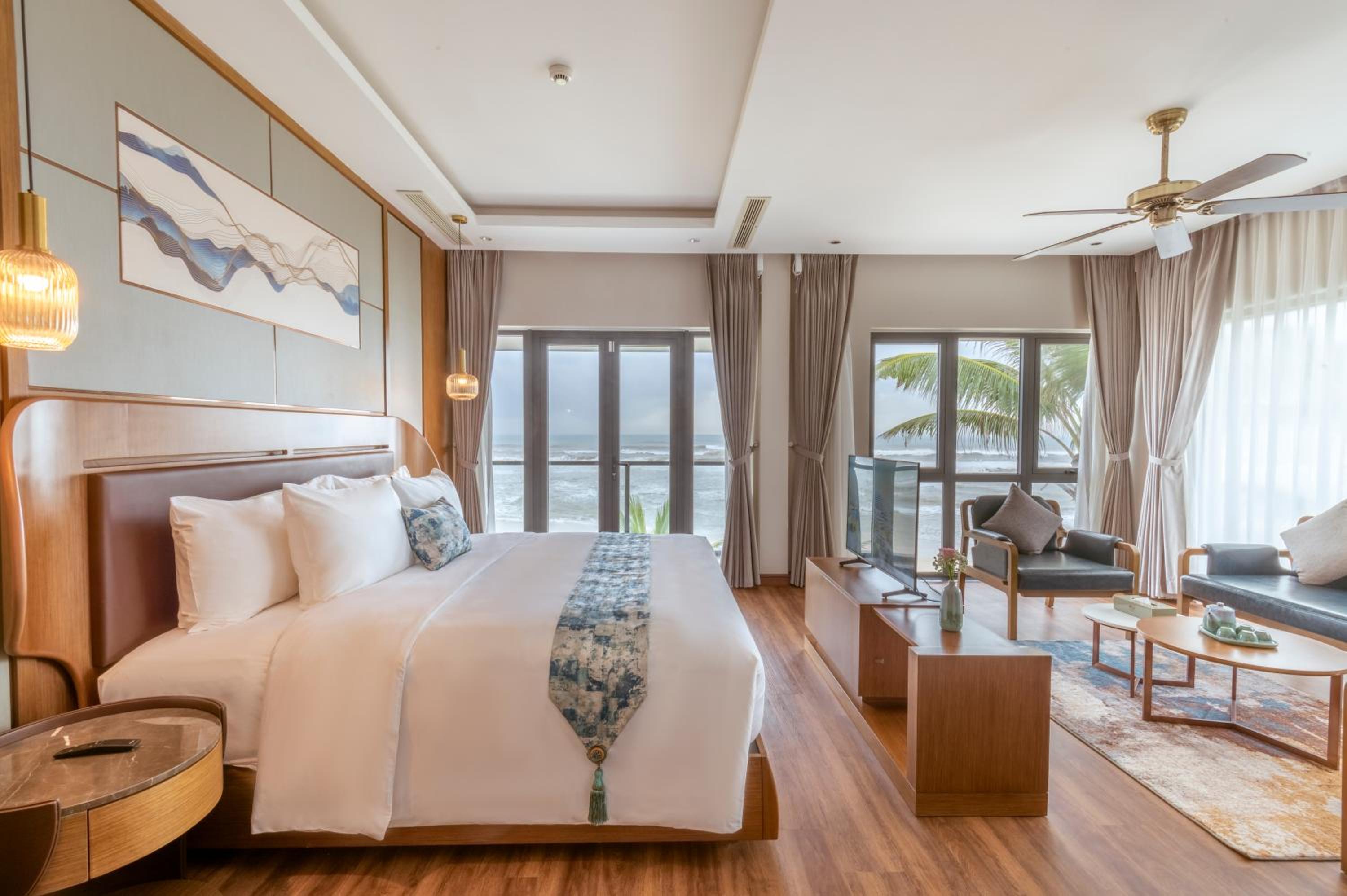 Beachfront Four-Bedroom Villa with Private Pool - Photo 8