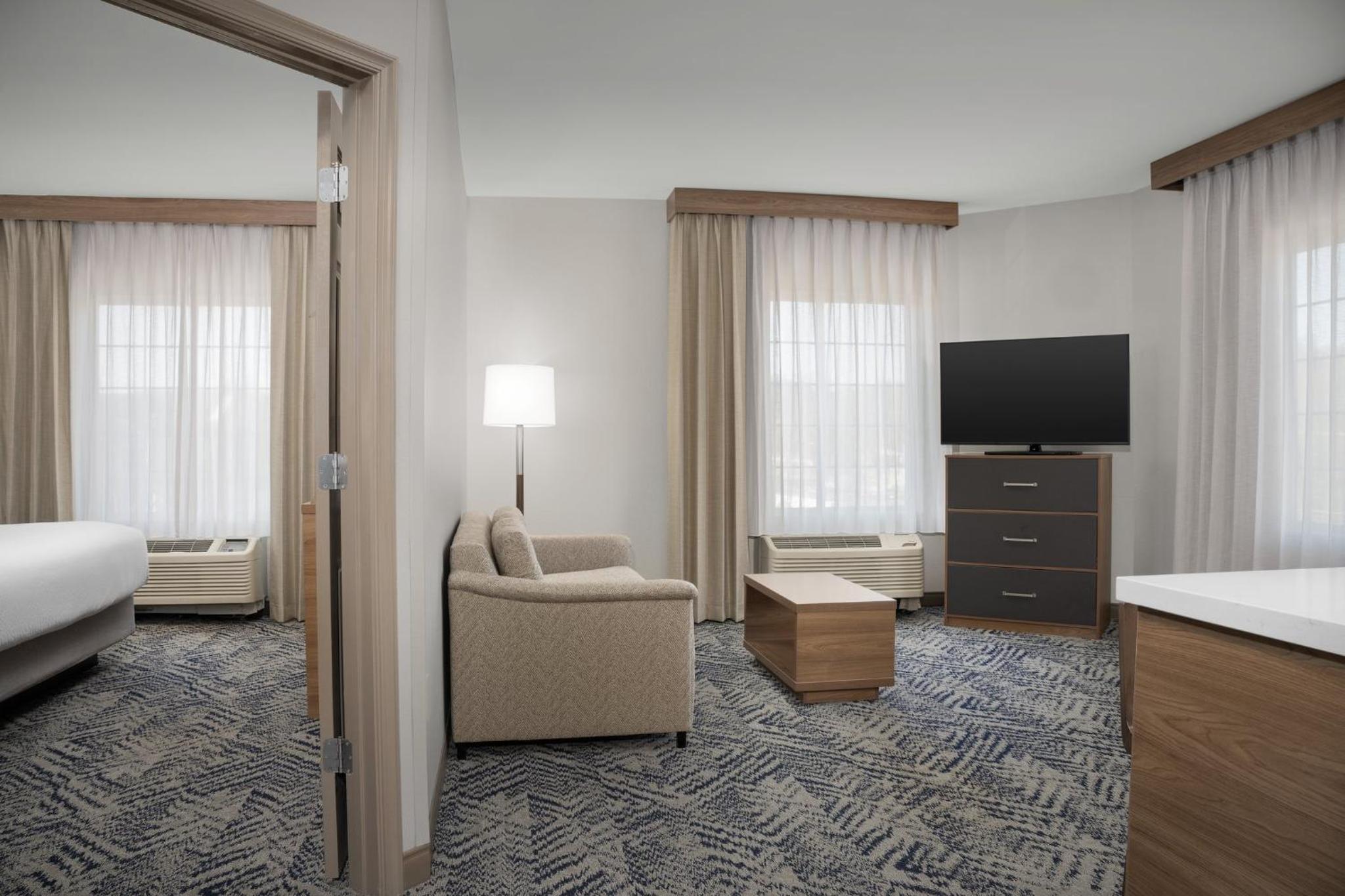 One-Bedroom King Suite with Sofa Bed - Photo 5