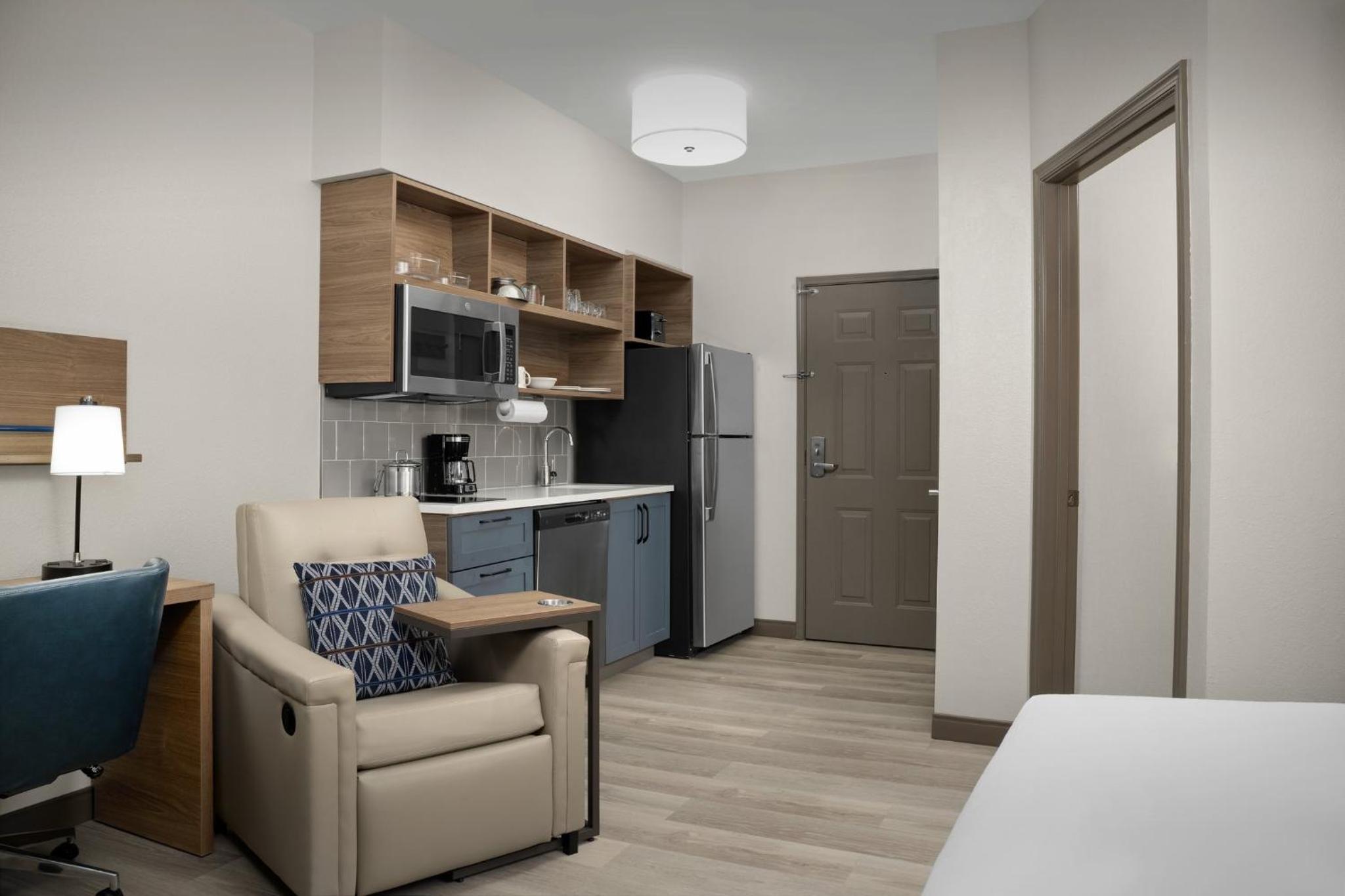 Studio Suite - Photo 3