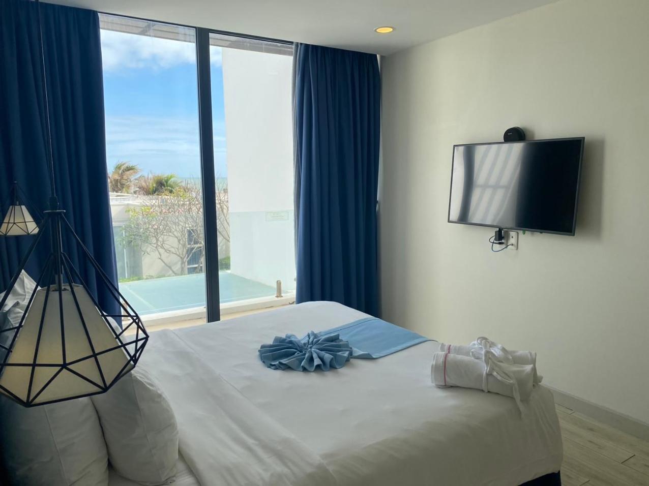 Three-Bedroom Villa photo 1