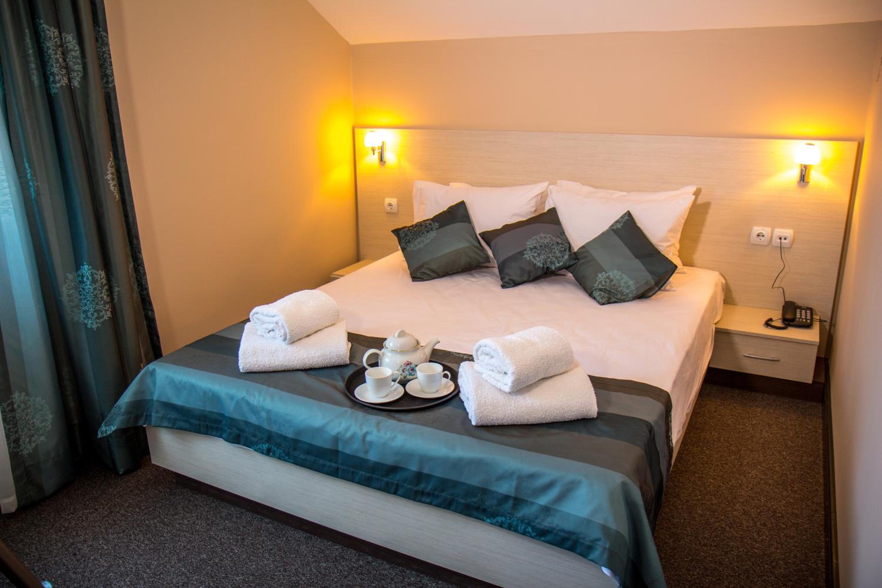 Superior Double or Twin Room - Photo 4