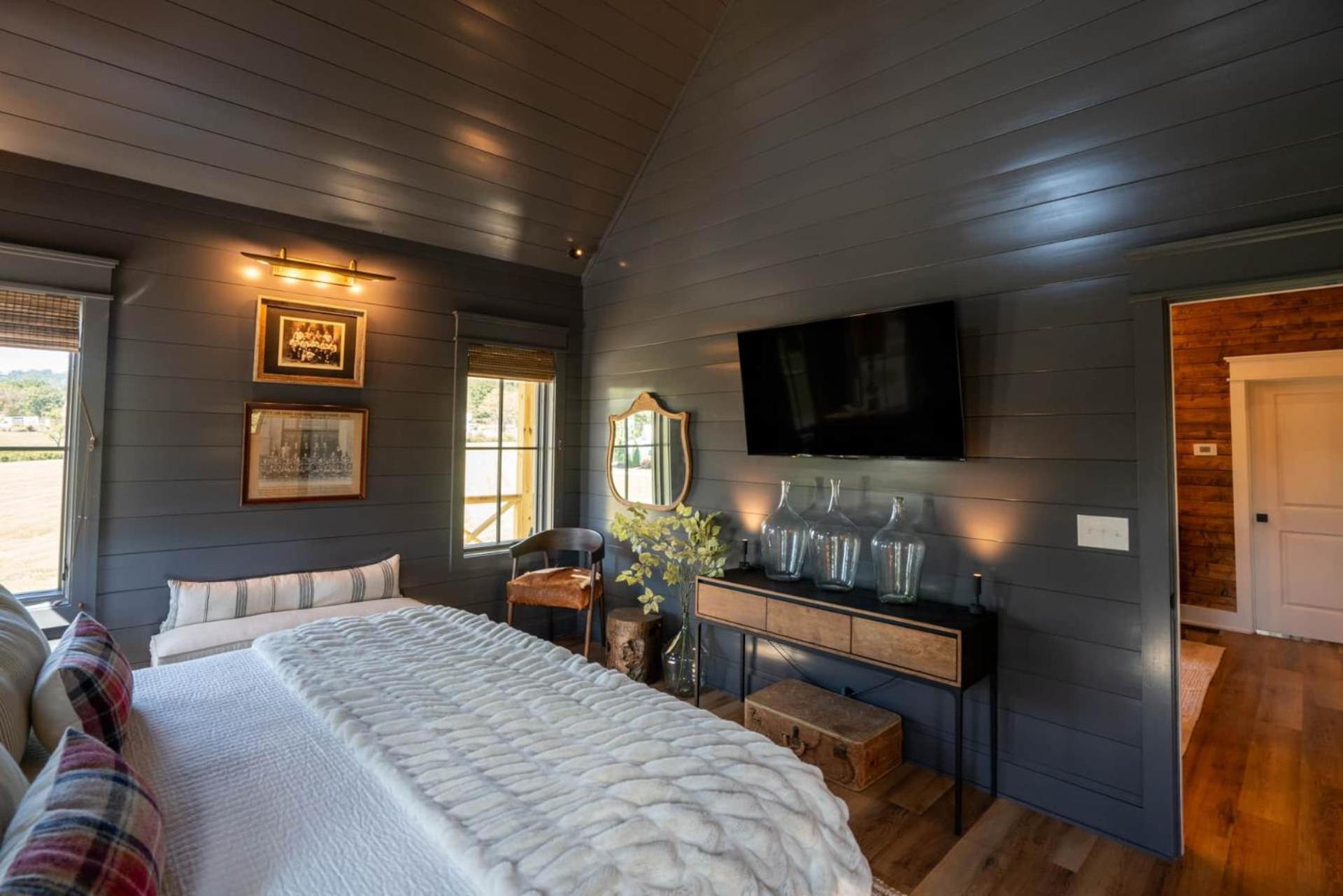 King Room with Mountain View photo 1