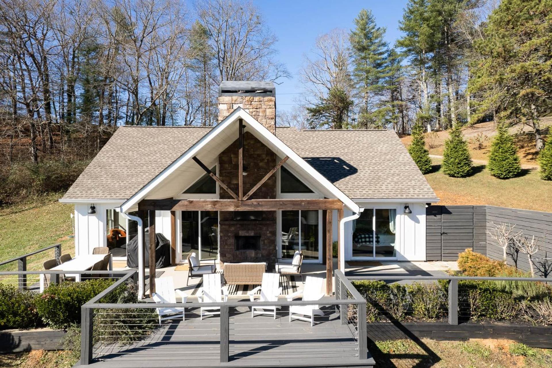 Three-Bedroom Chalet photo 2