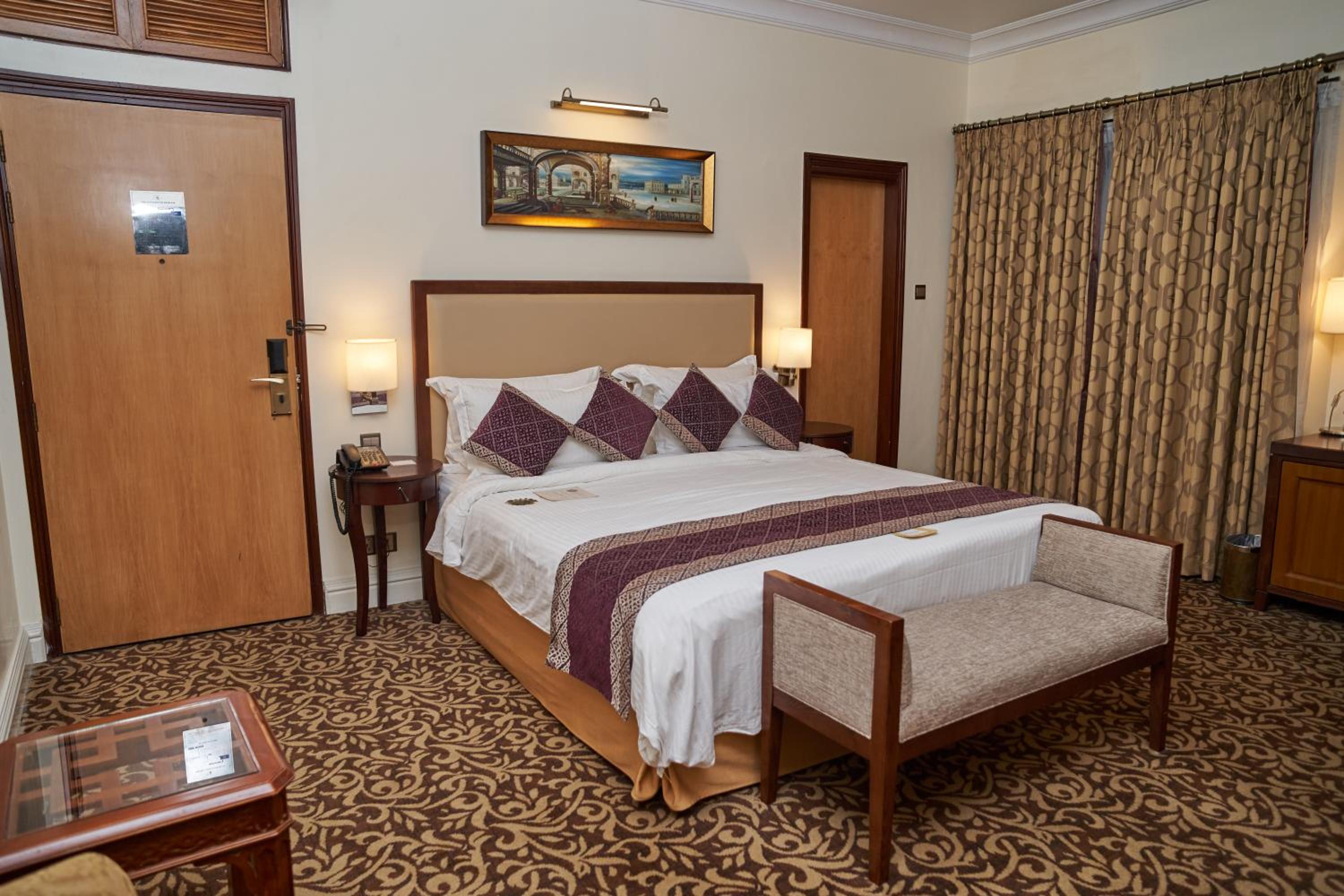 Royal King Room With Balcony with 10% discount on Food, 10% discount on Laundry, 10% discount on SPA photo 1