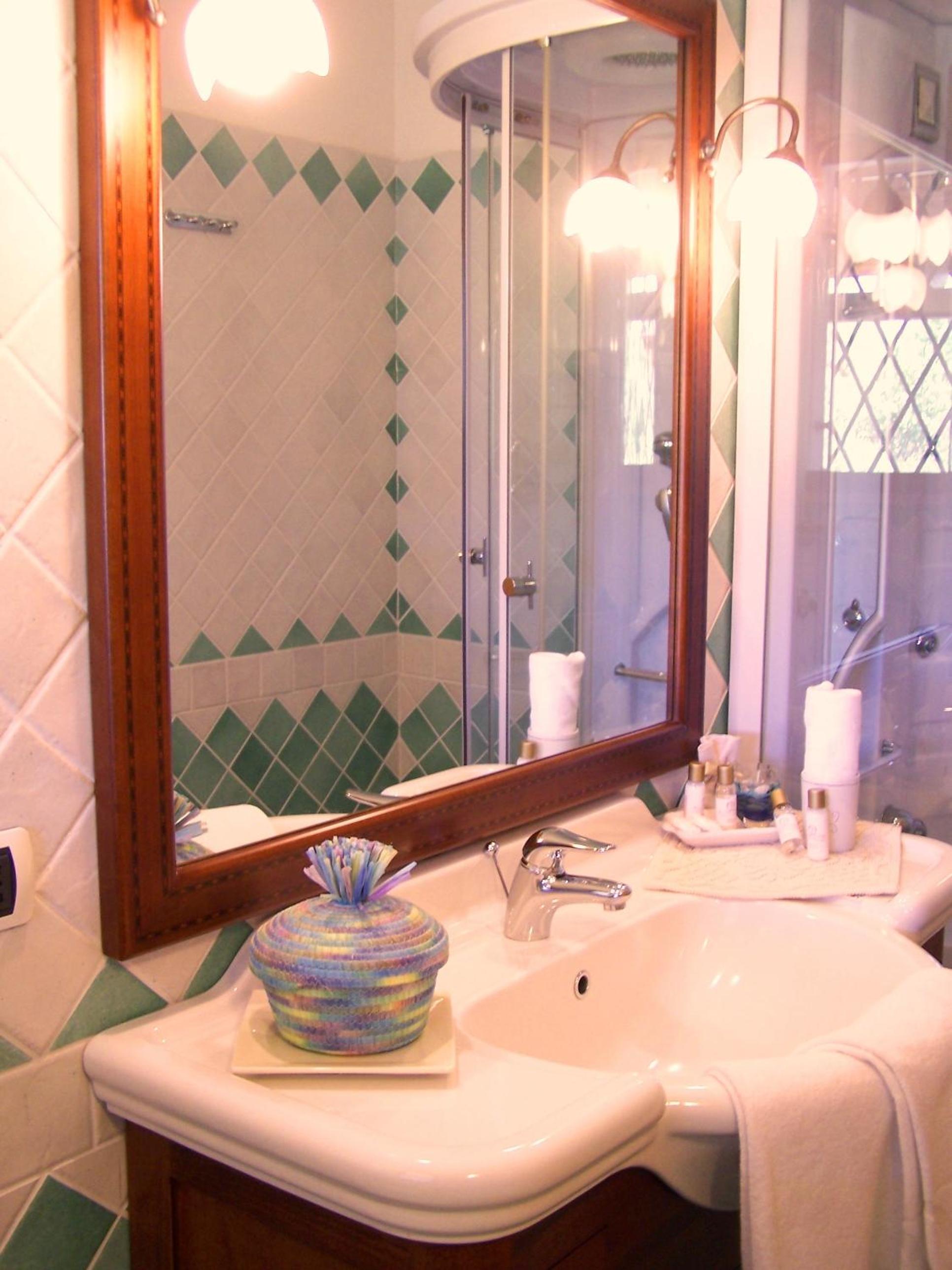 Standard Double Room - Photo 2