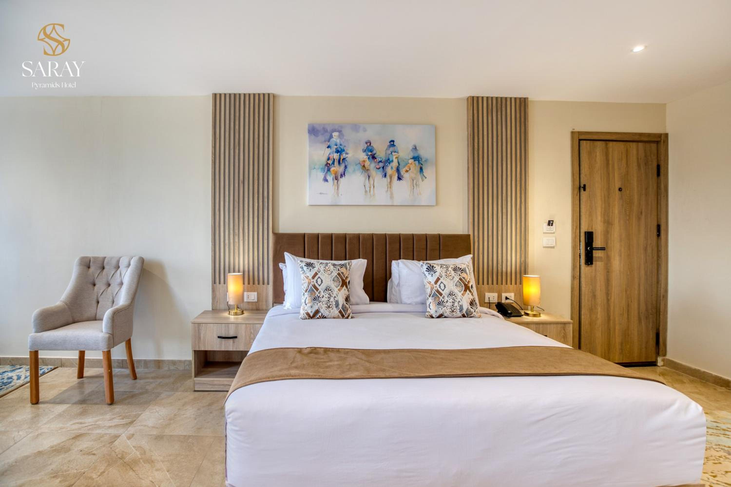 Jacuzzi Suite with Pyramids View thumbnail 6