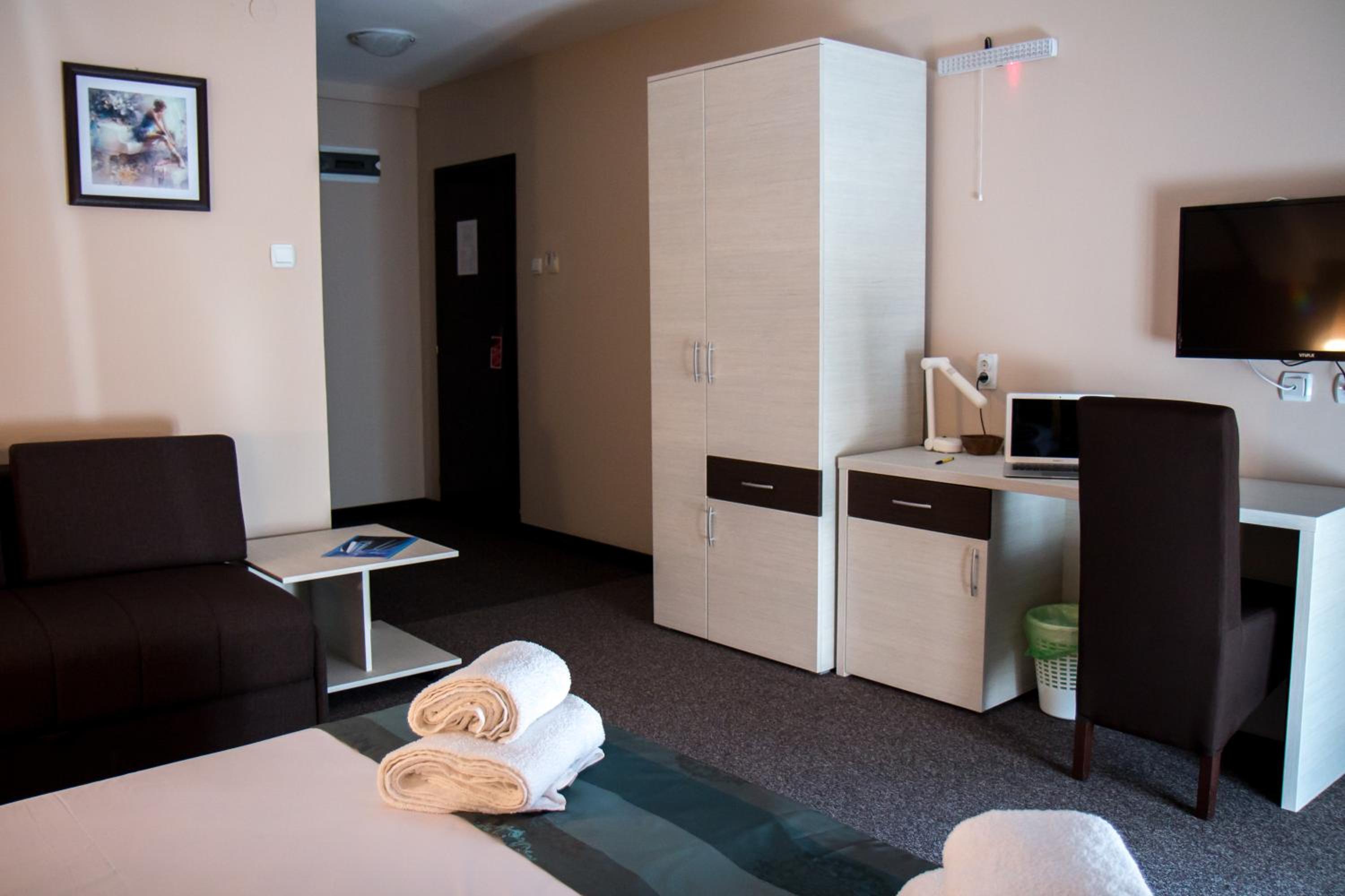 Superior Double or Twin Room - Photo 12