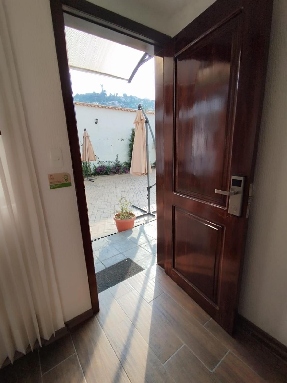 Standard Twin Room with Mountain View photo 3