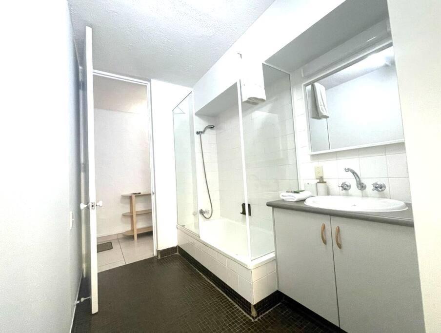 Three-Bedroom Apartment photo 3