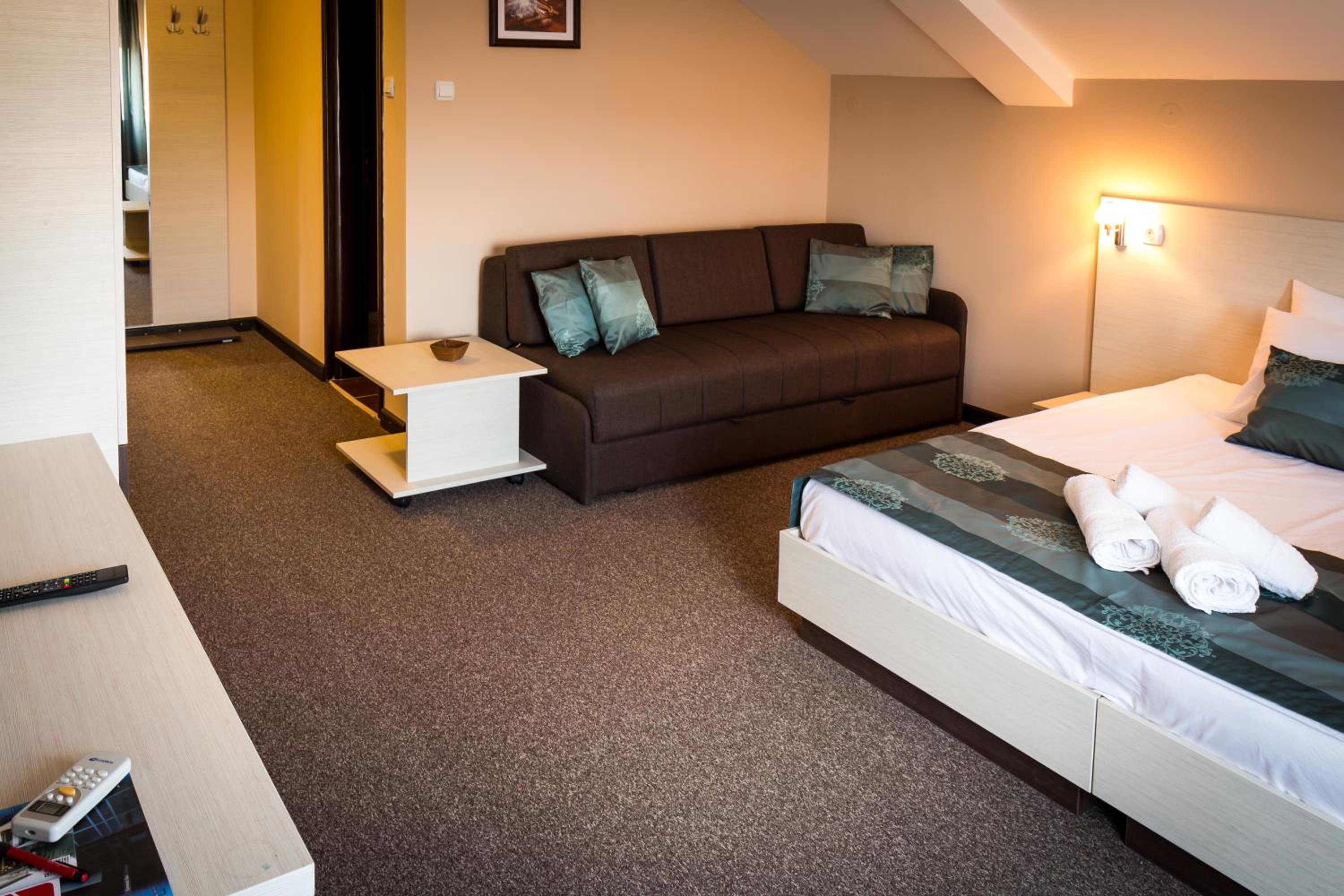 Superior Double or Twin Room - Photo 11