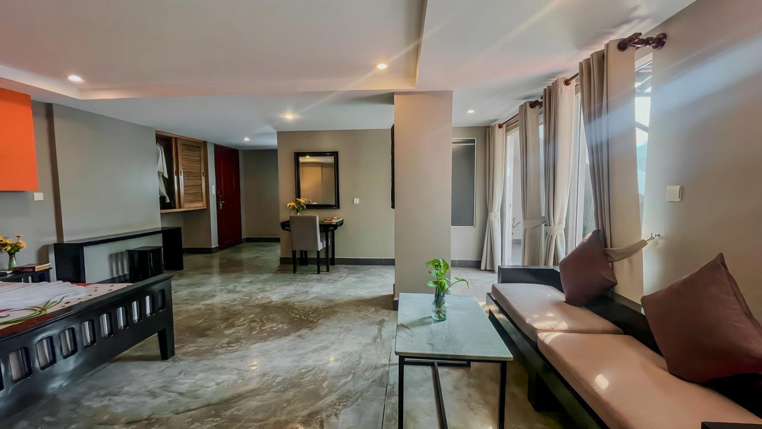 King Suite with Terrace River View - Free Pick Up - Photo 7