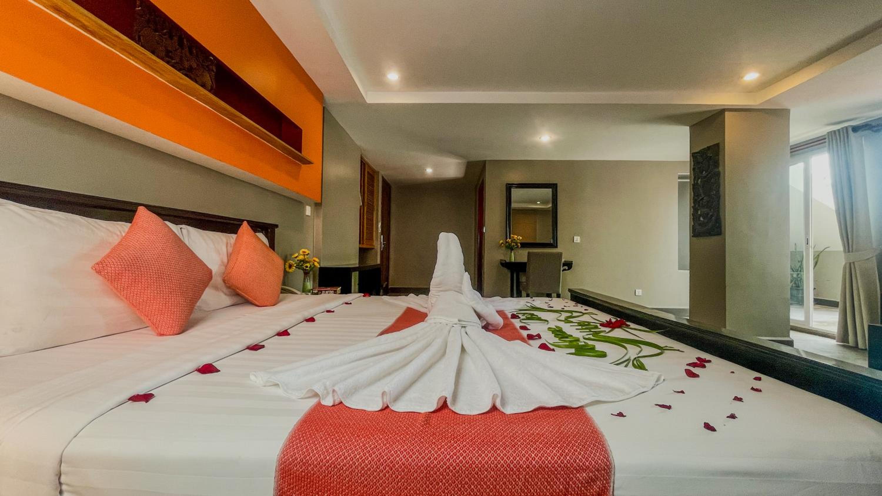 King Suite with Terrace River View - Free Pick Up - Photo 6