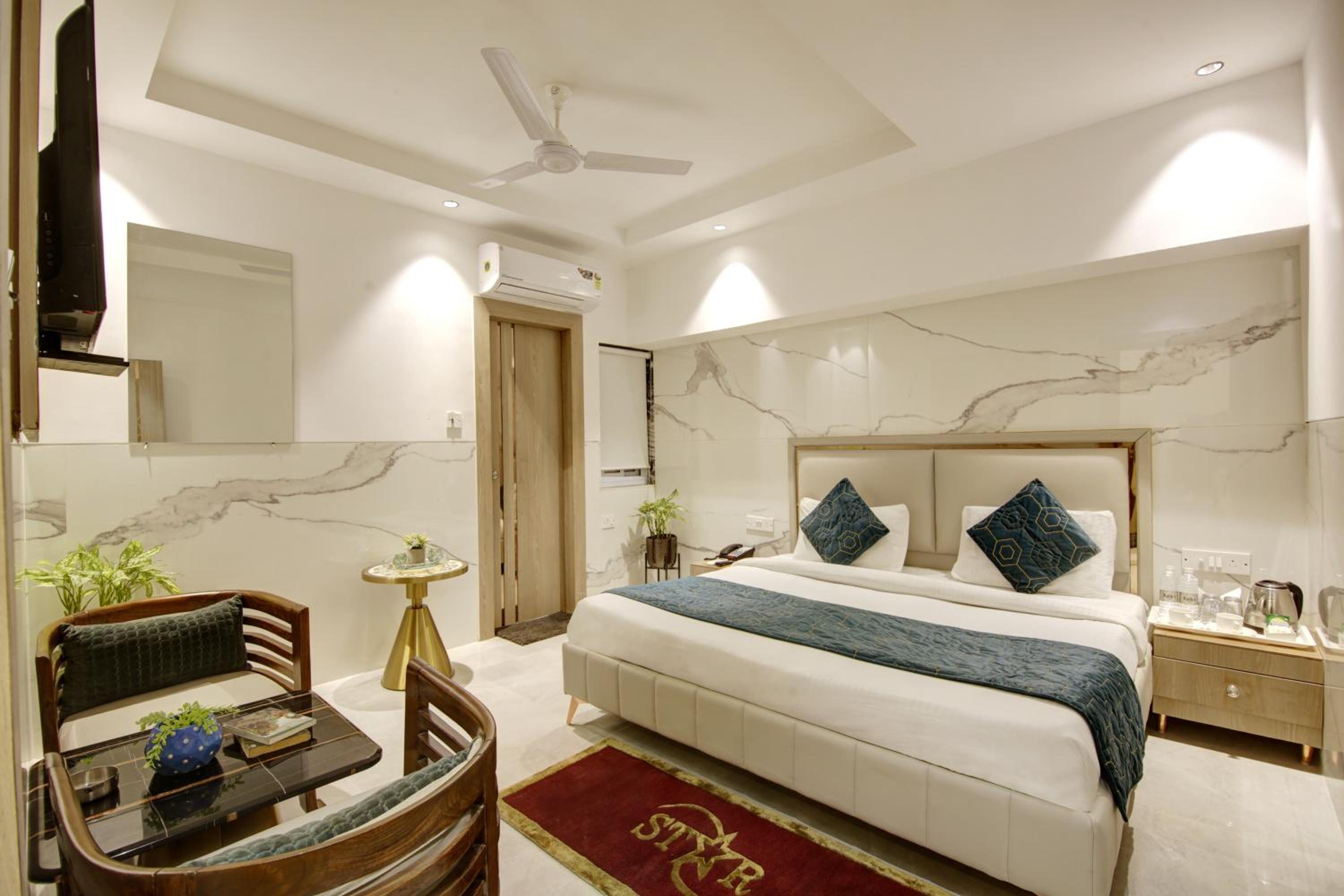 Premium Room - Photo 15