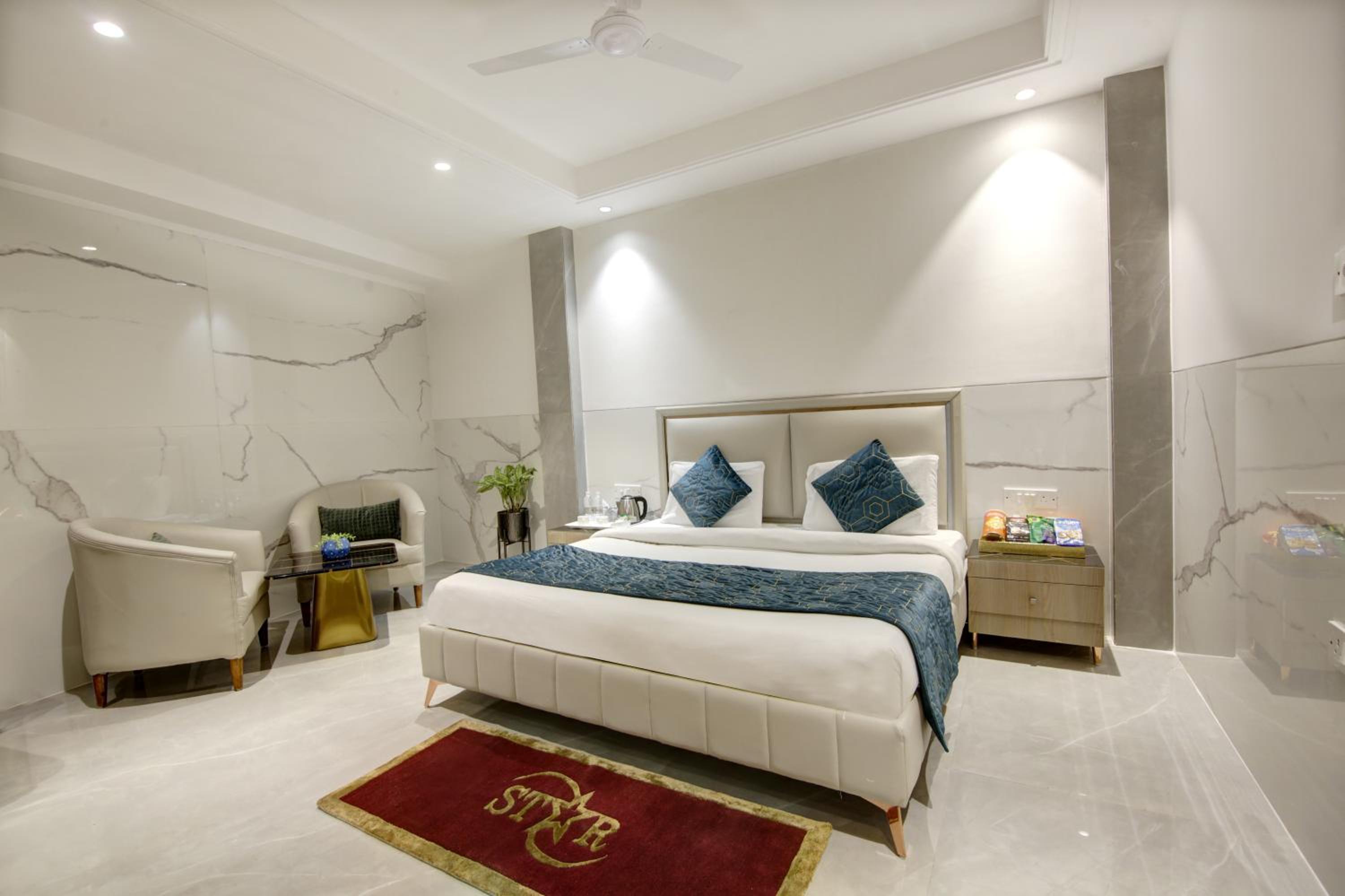Premium Room - Photo 17