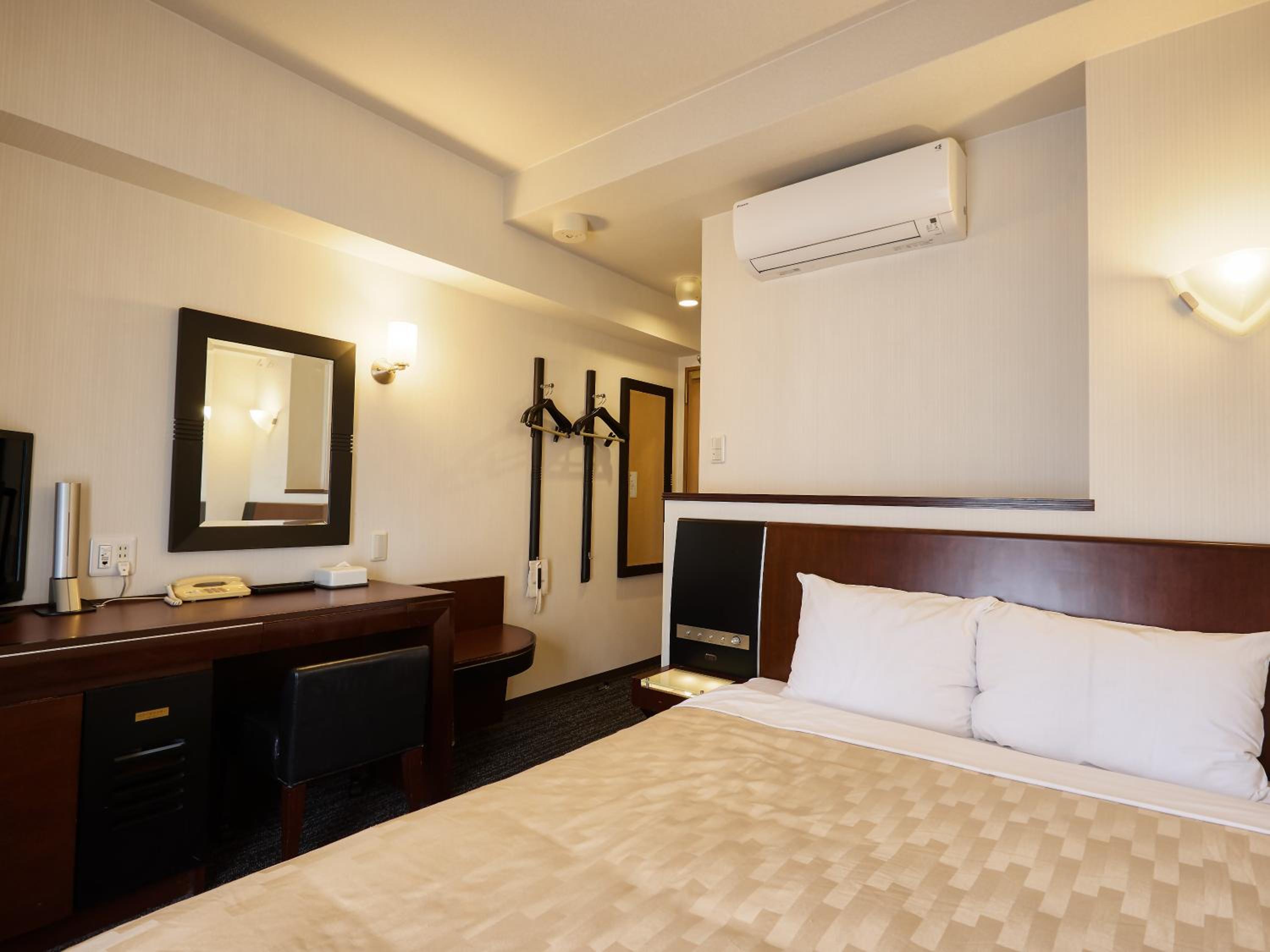 Small Double Room - Photo 3