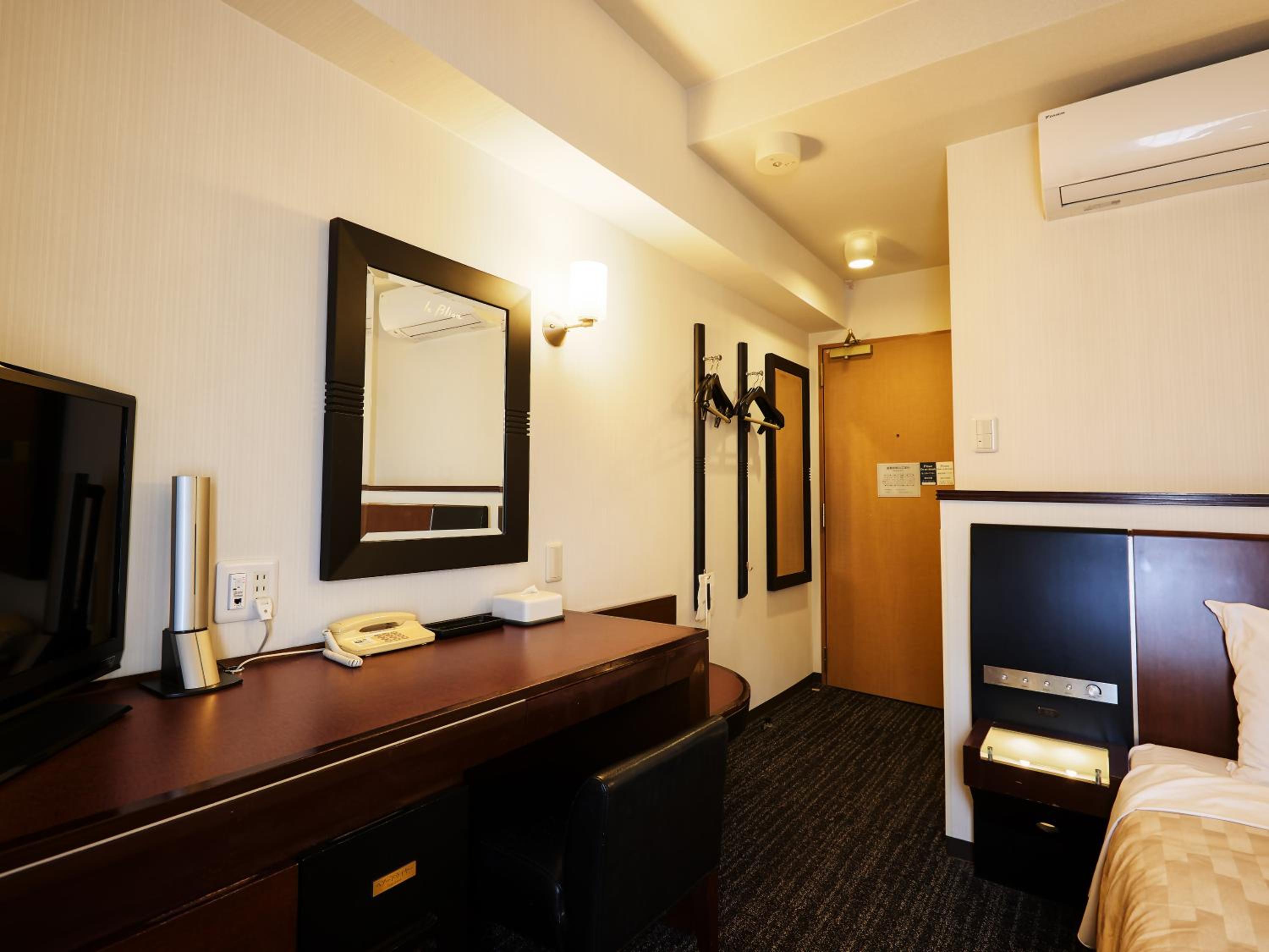 Small Double Room - Photo 2