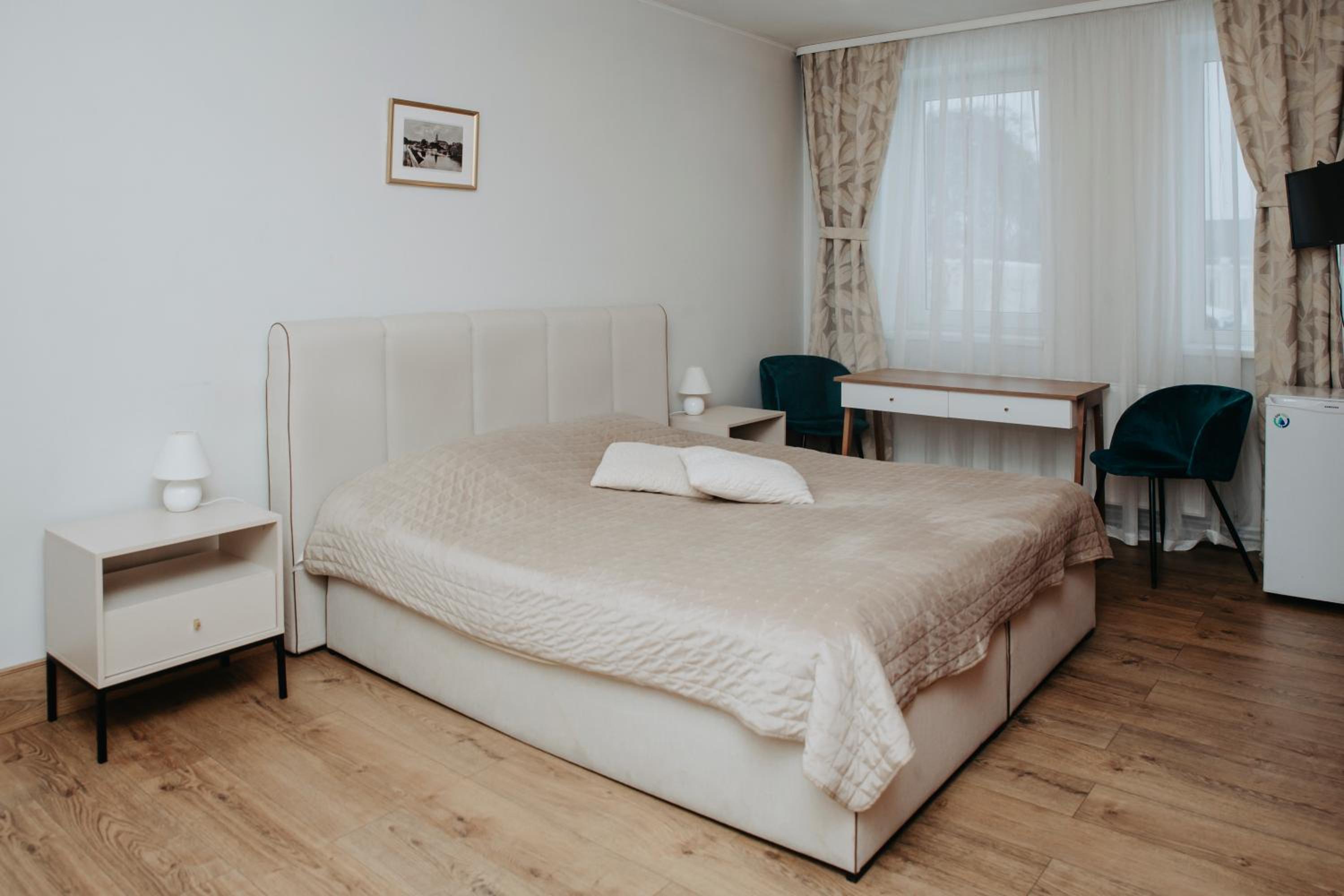 Double or Twin Room - Photo 11