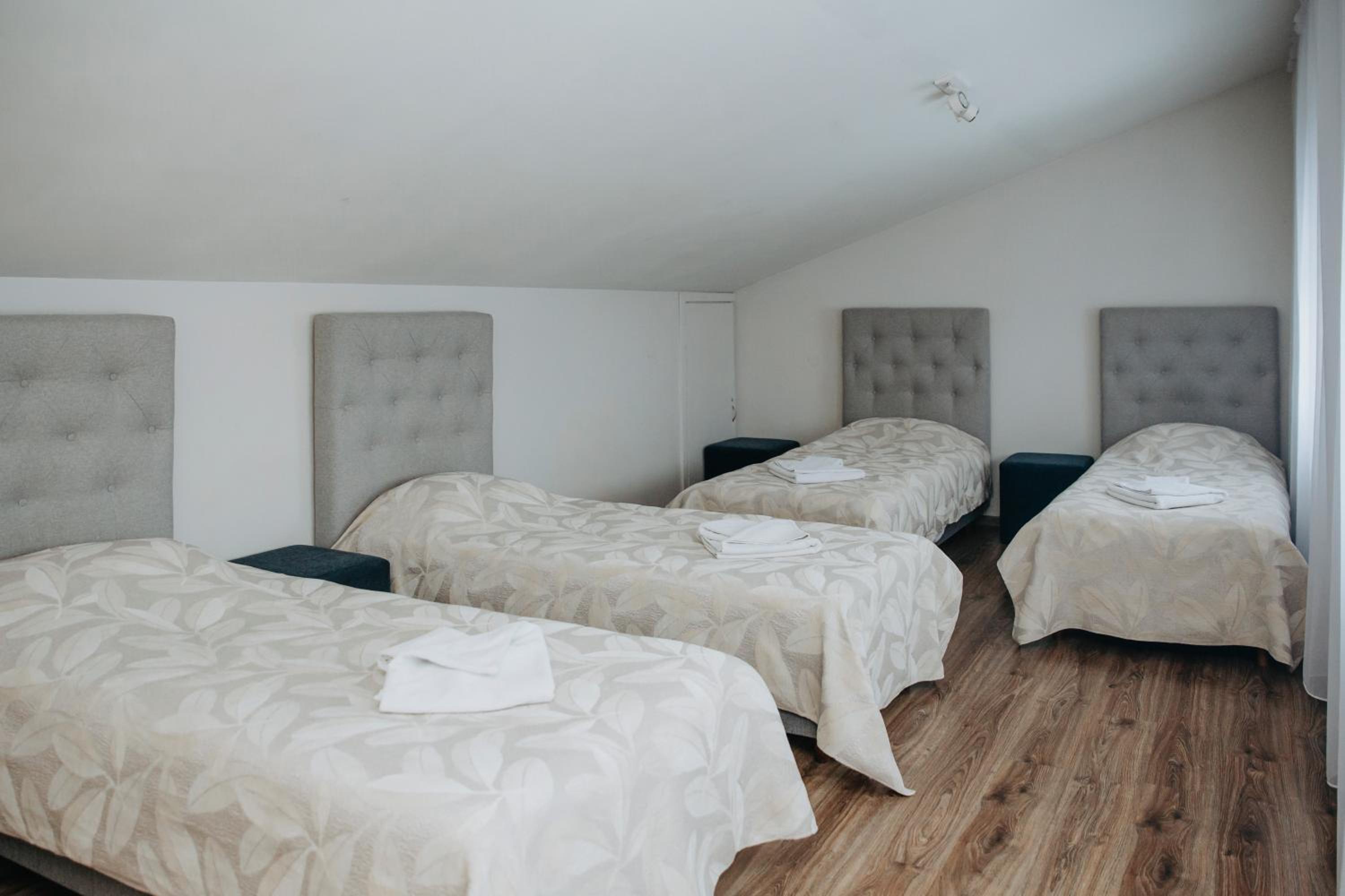 Quadruple Room - Photo 7