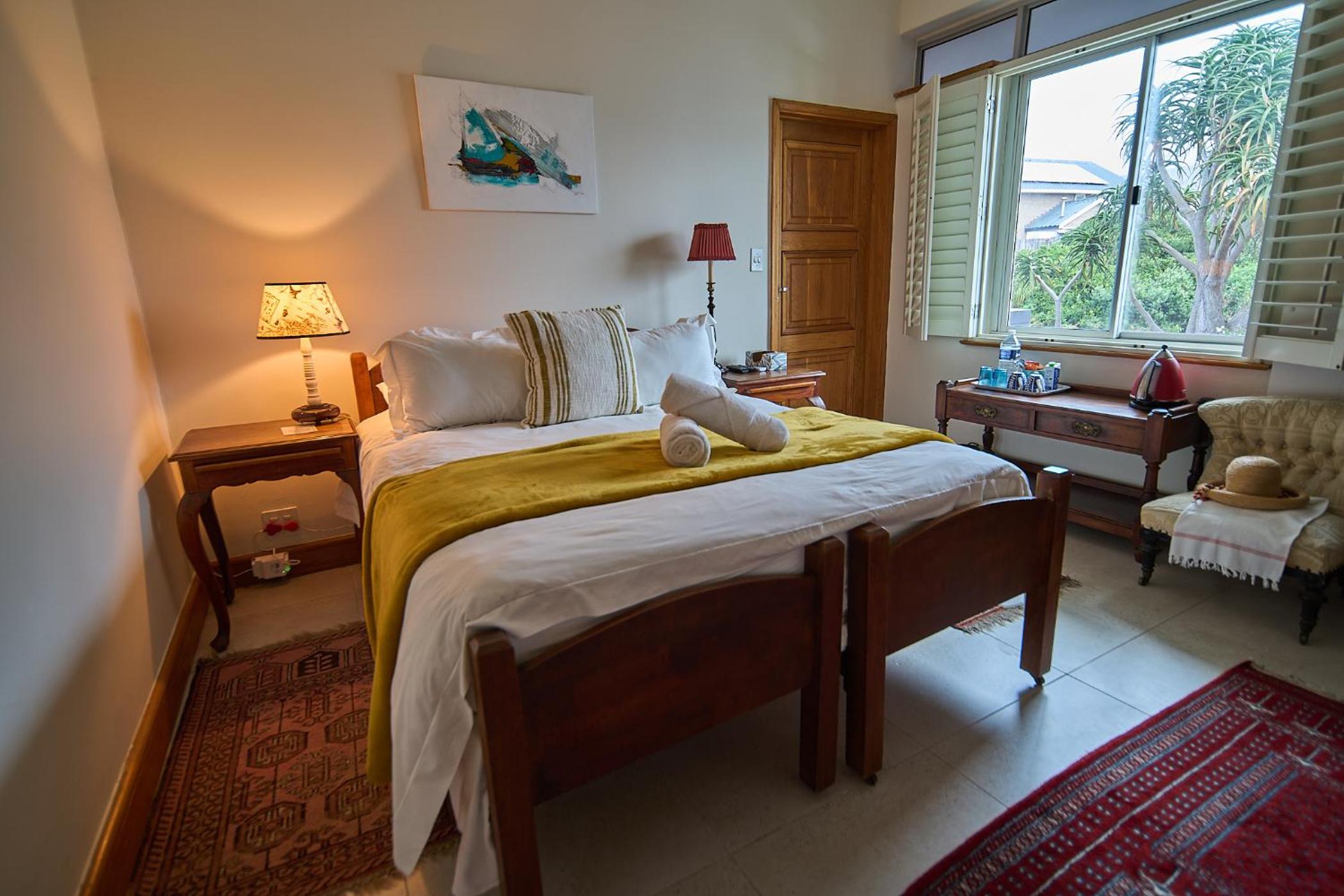Deluxe Queen Room - Photo 5