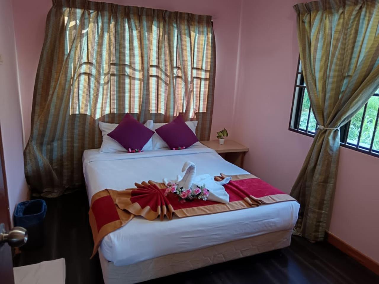 Deluxe Double Room (1 adult + 1 child) photo 1