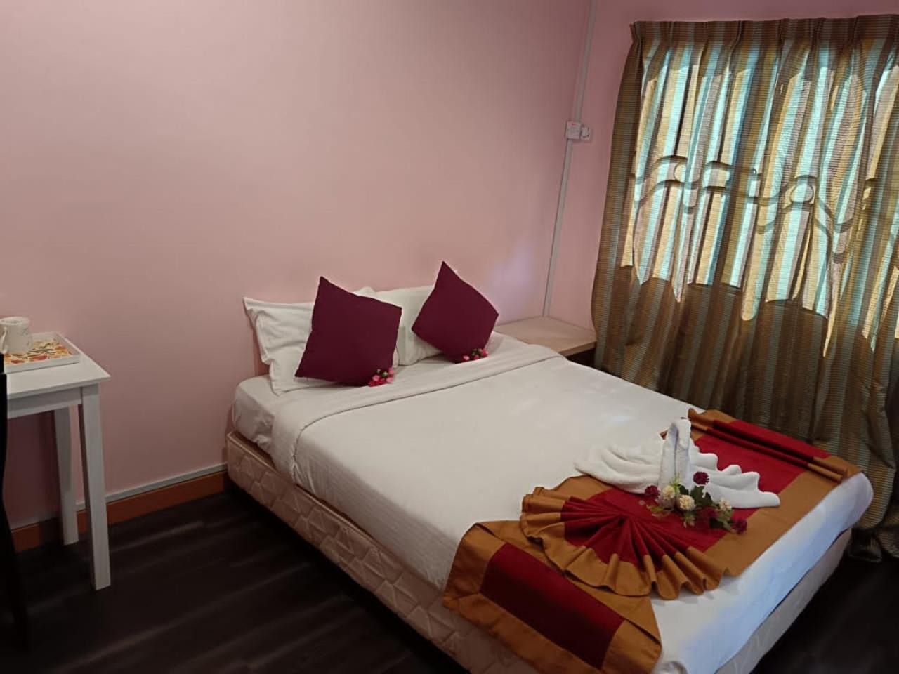Deluxe Double Room (1 adult + 1 child) photo 2