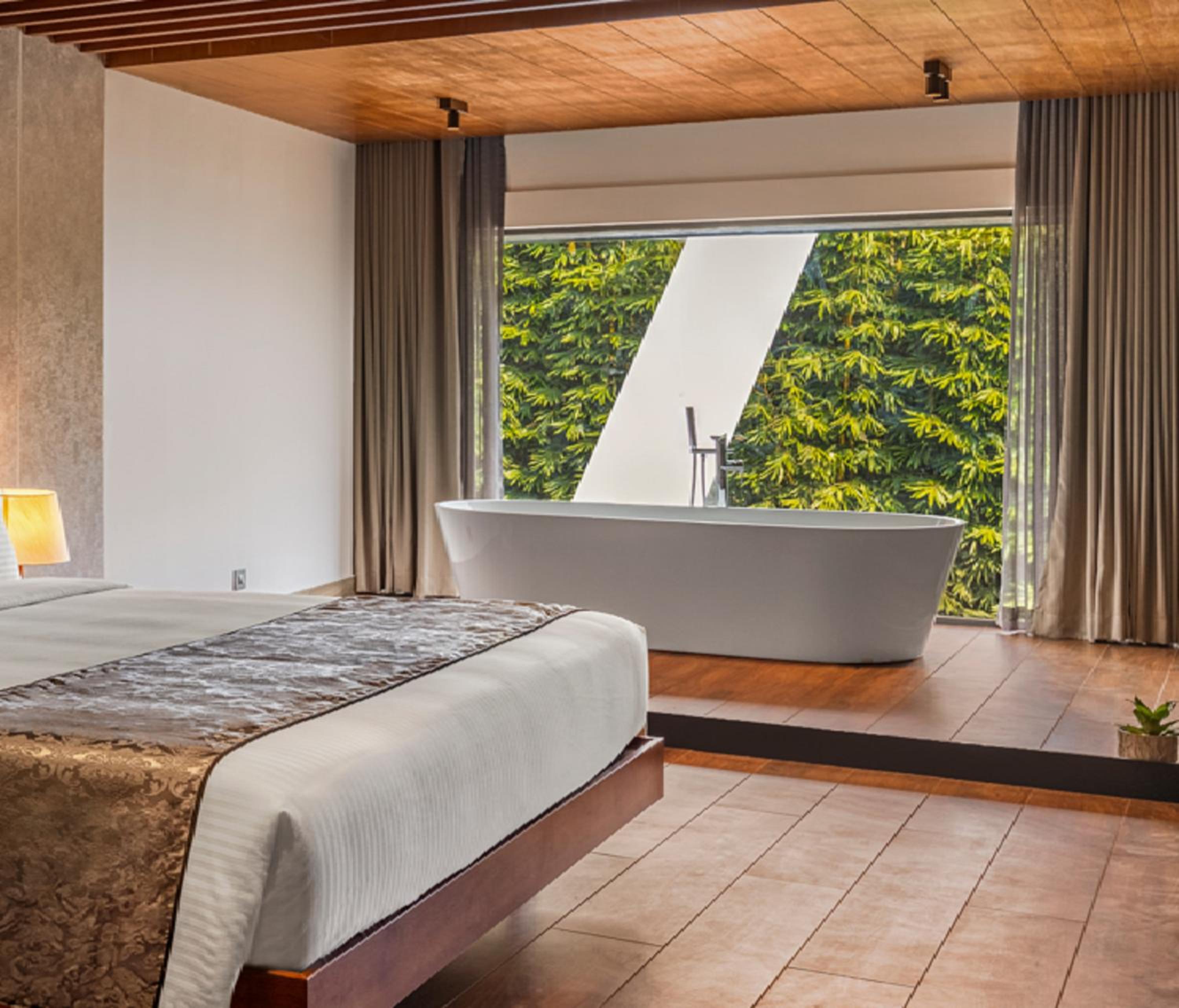 River View Elegance Suite With Balcony