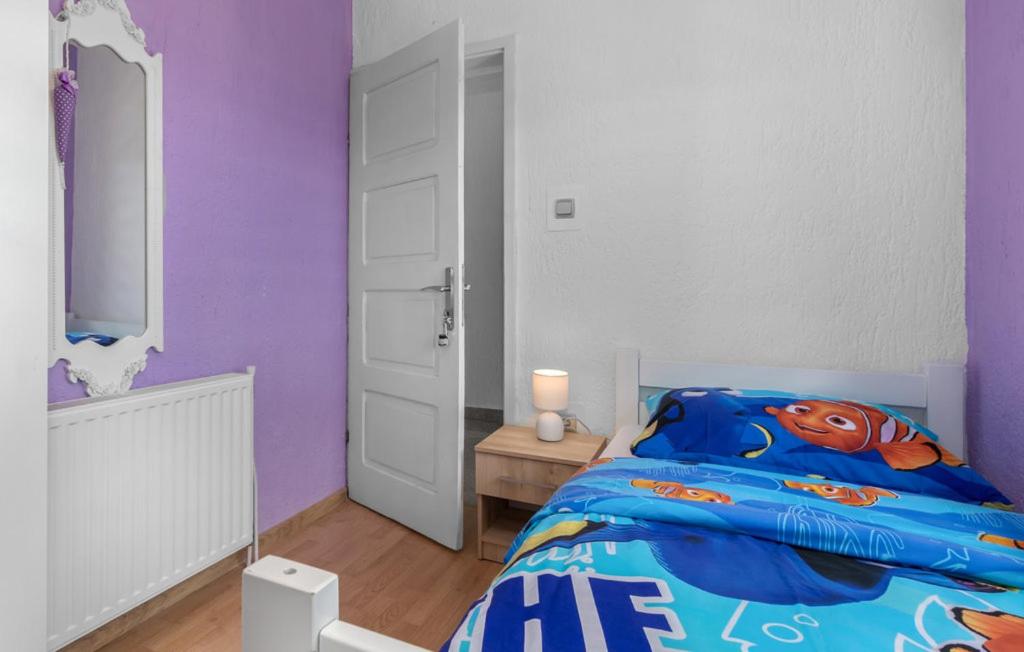 Two-Bedroom Apartment - Photo 33