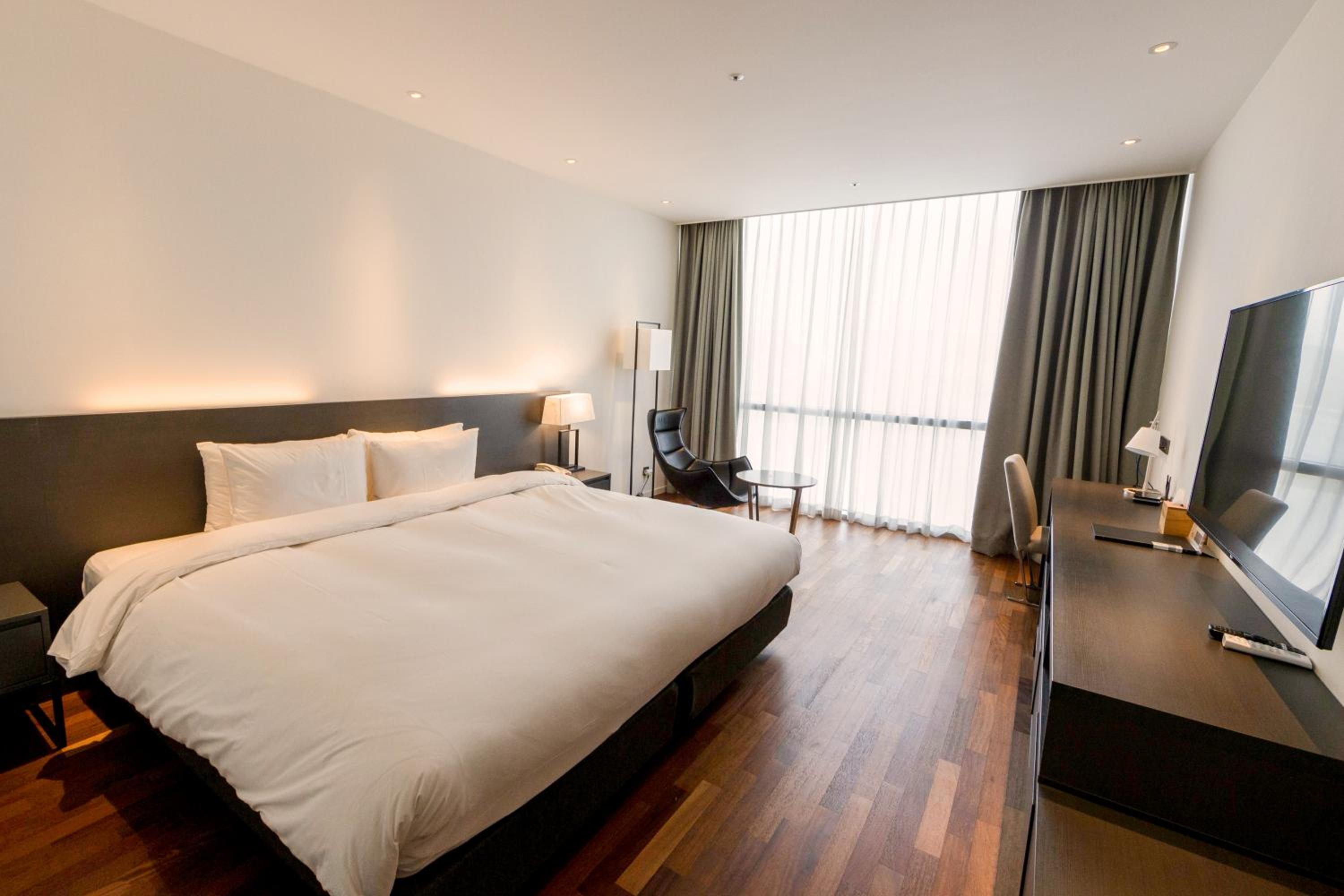 Special Offer - Deluxe Double Room With Sea View - Breakfast For 2 photo 1